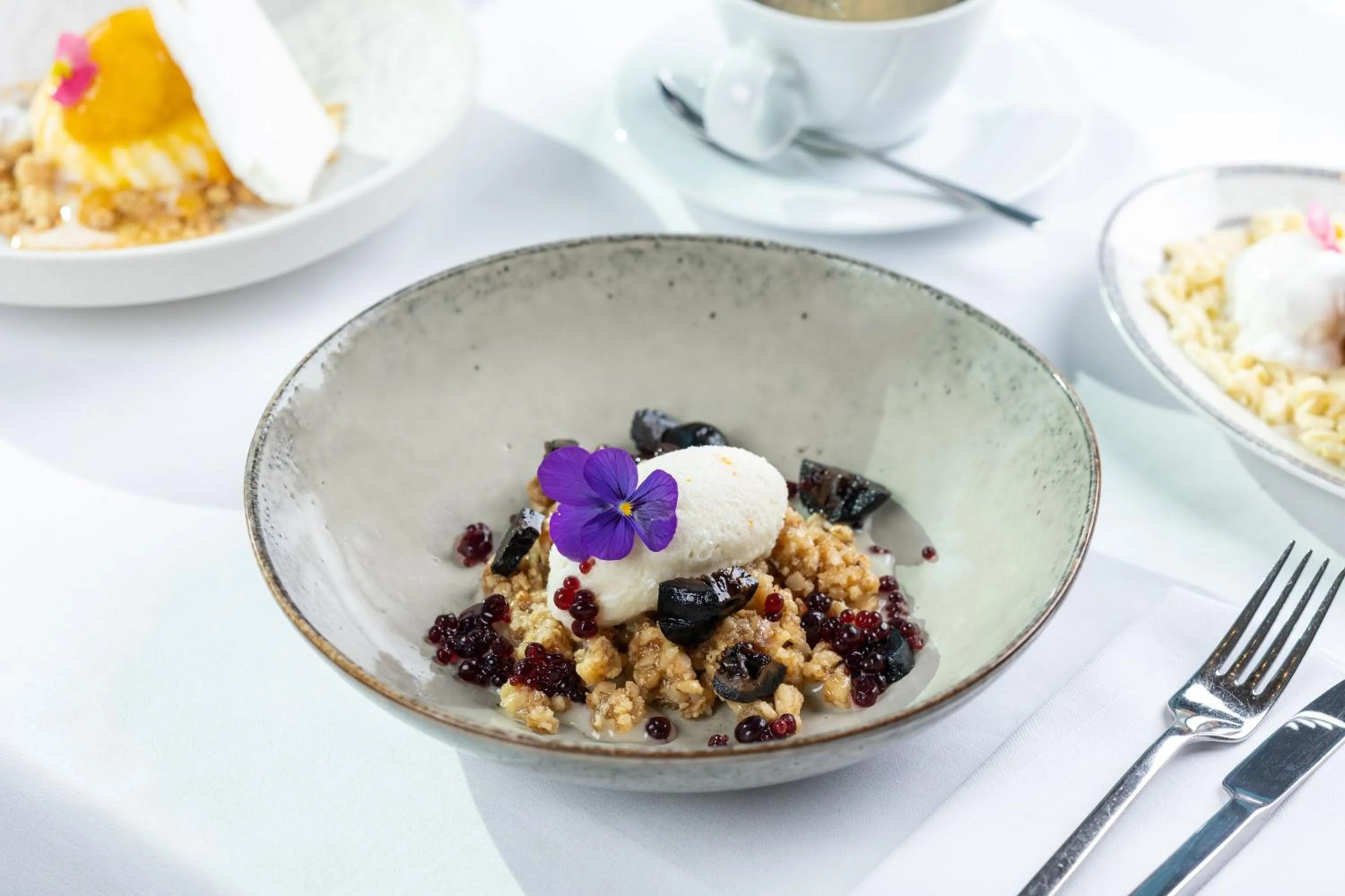 Restaurant/places to eat in Sheraton Grand Tbilisi Metechi Palace