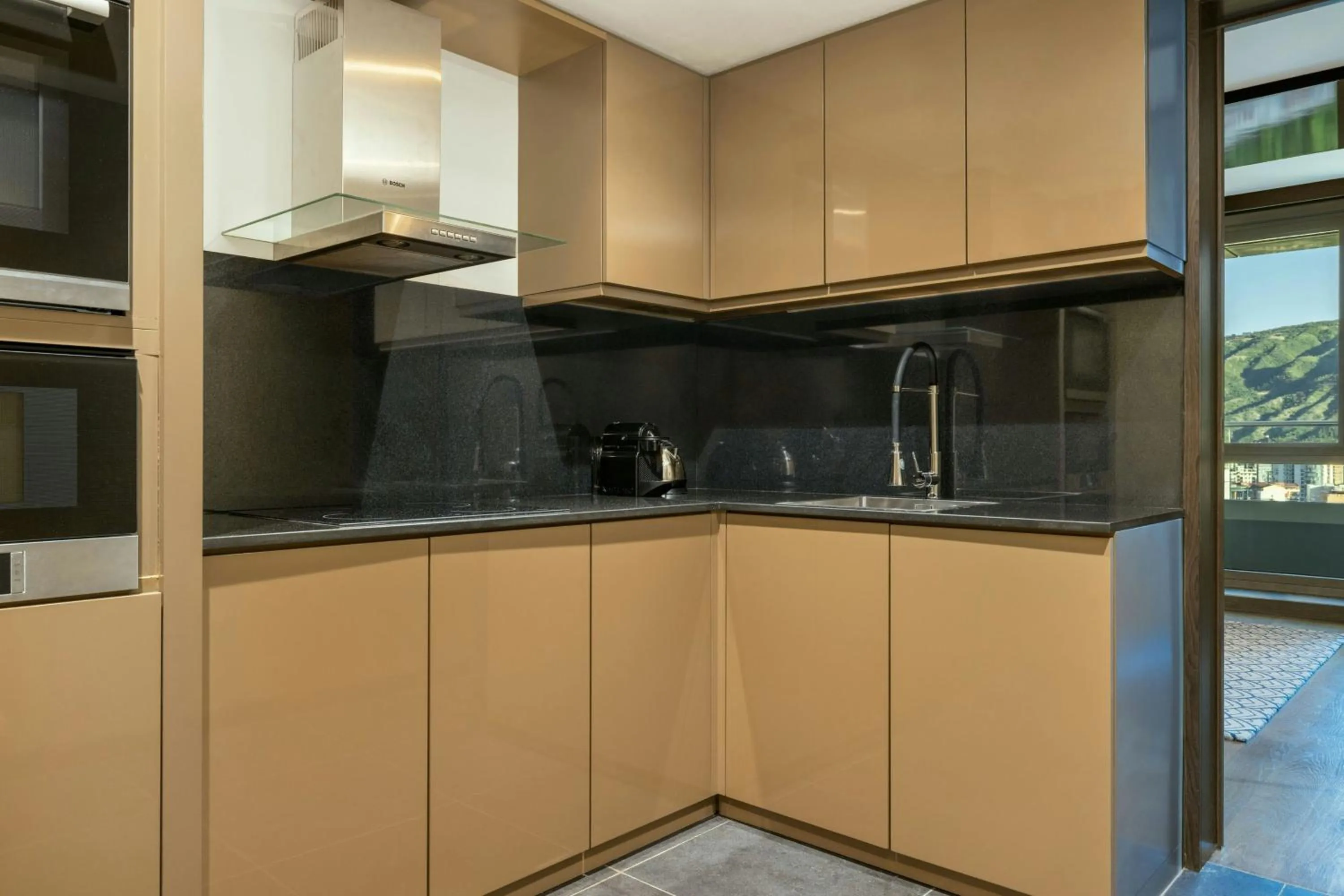 Kitchen or kitchenette in Sheraton Grand Tbilisi Metechi Palace