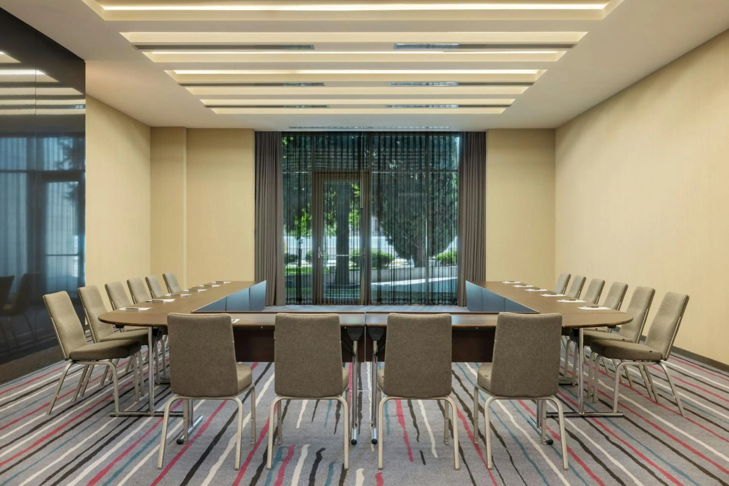 Meeting/conference room in Sheraton Grand Tbilisi Metechi Palace