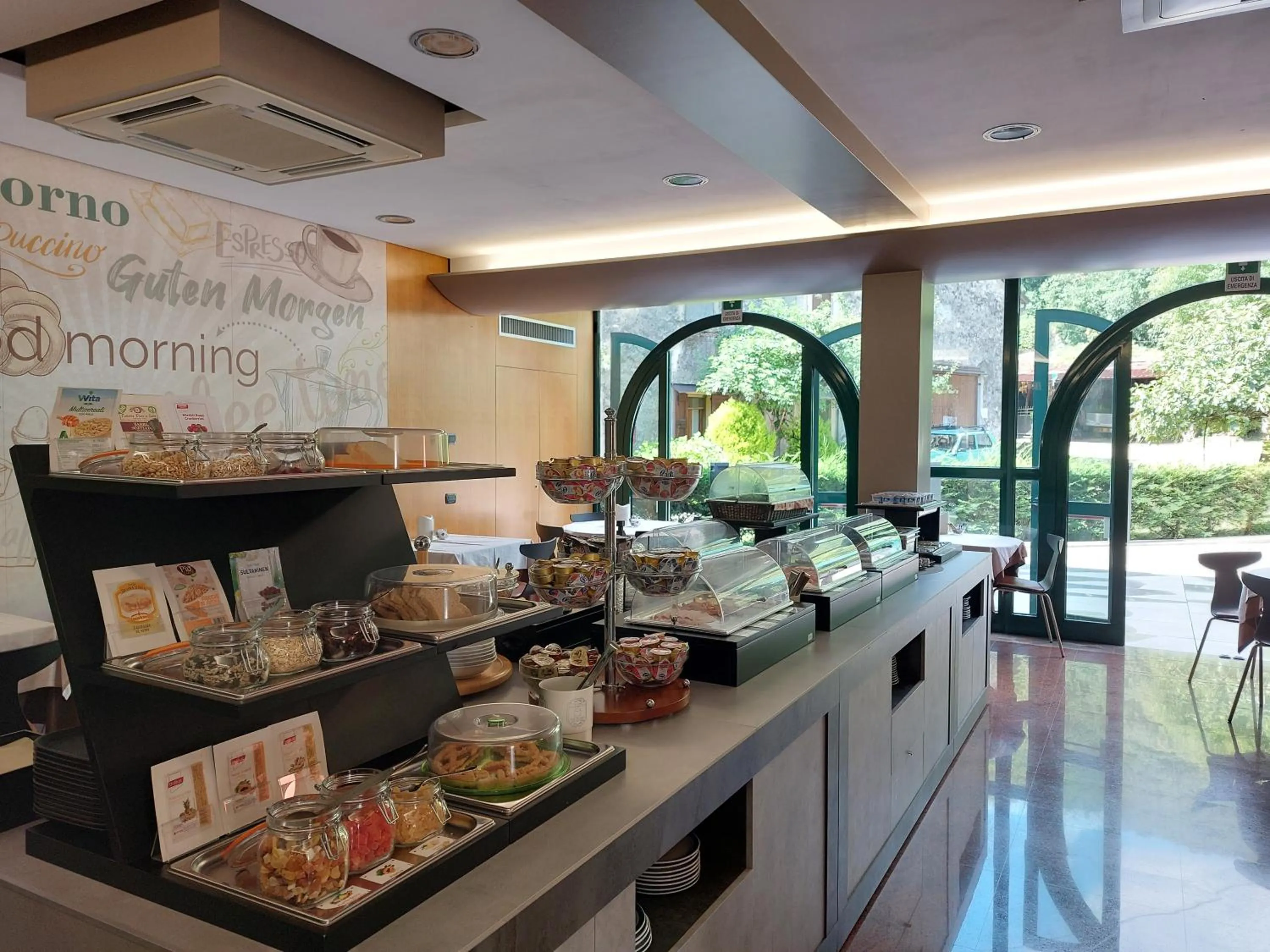 Breakfast in Hotel La Pergola