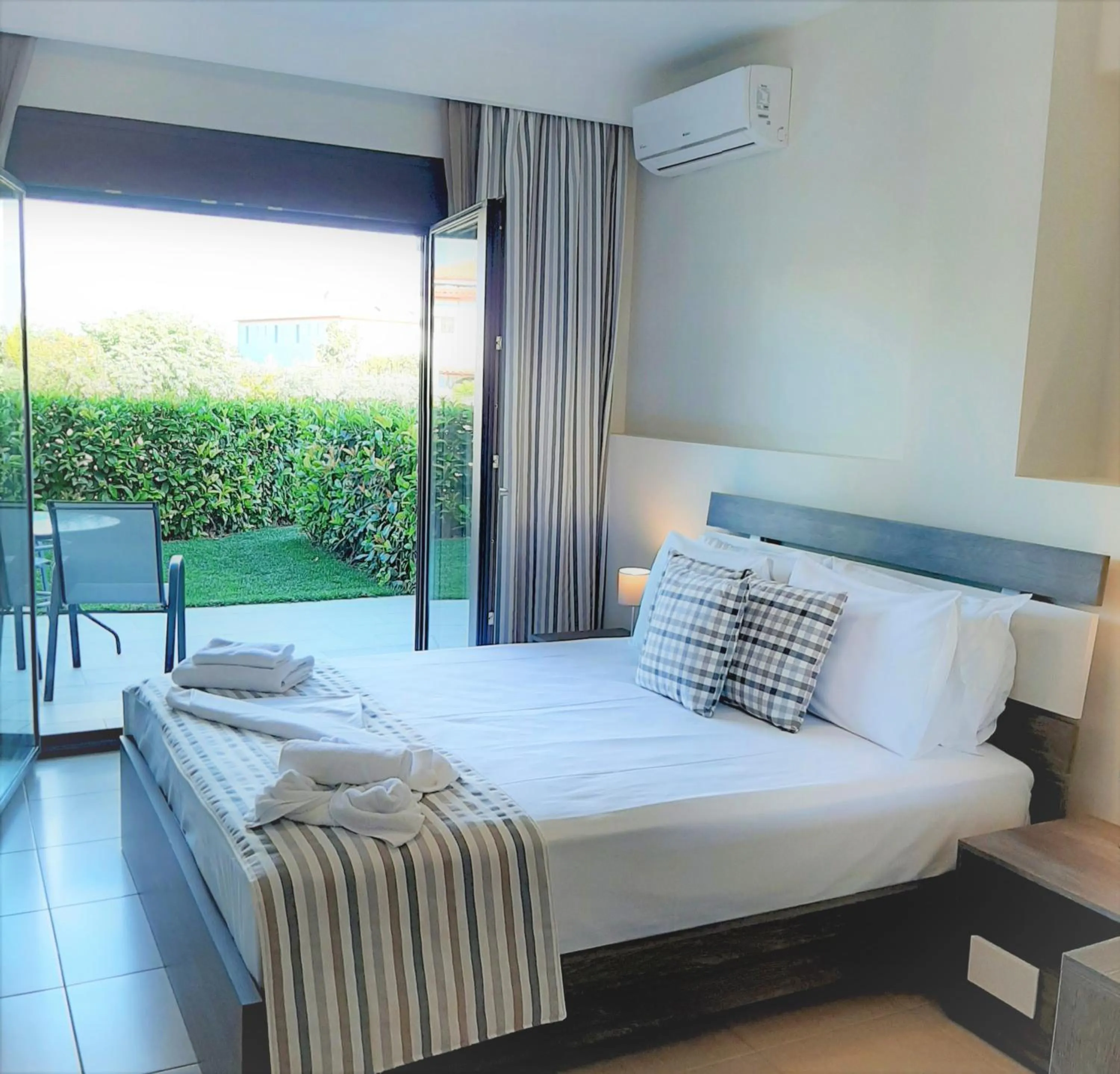 Photo of the whole room, Bed in Gmare