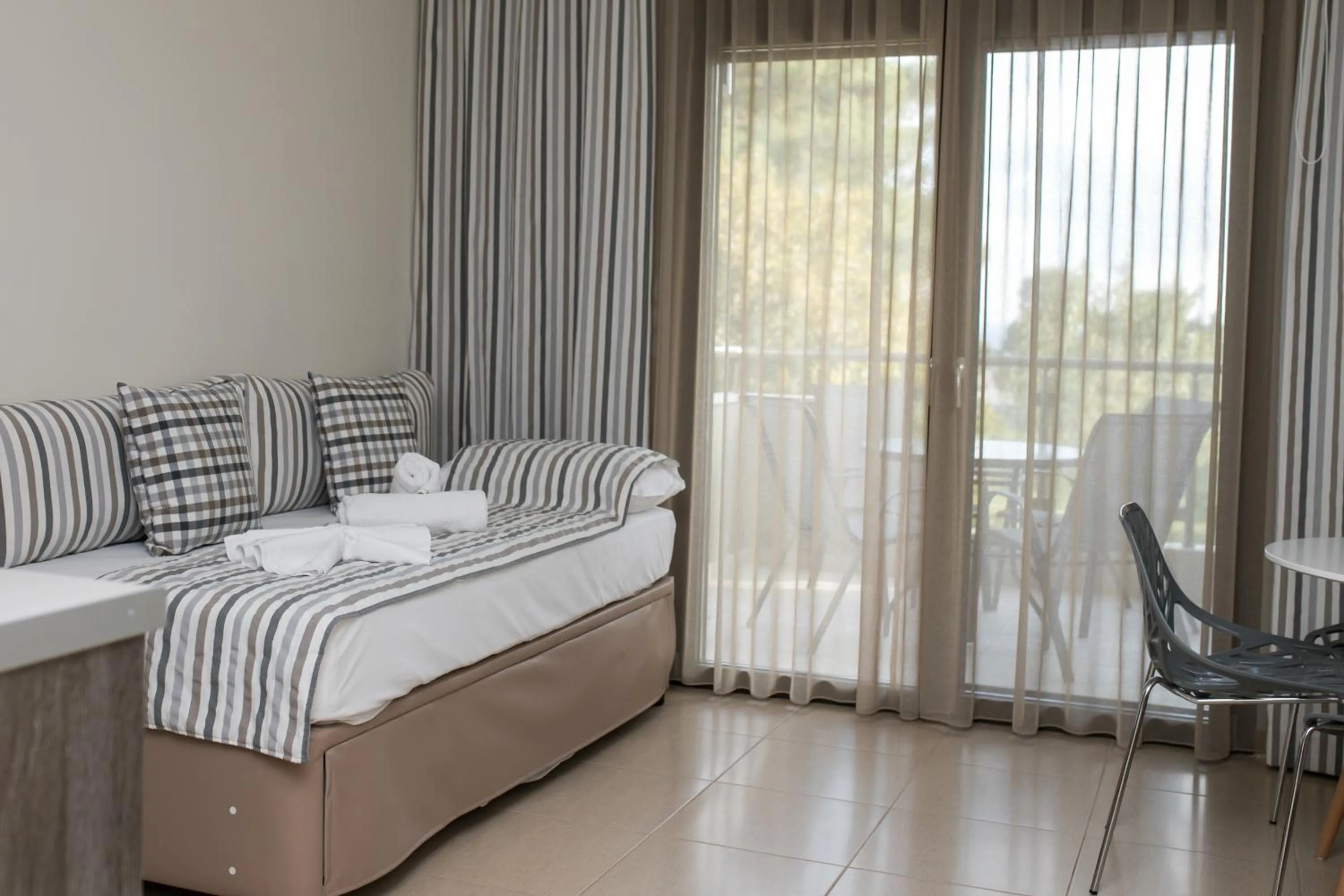 Bedroom, Bed in Gmare