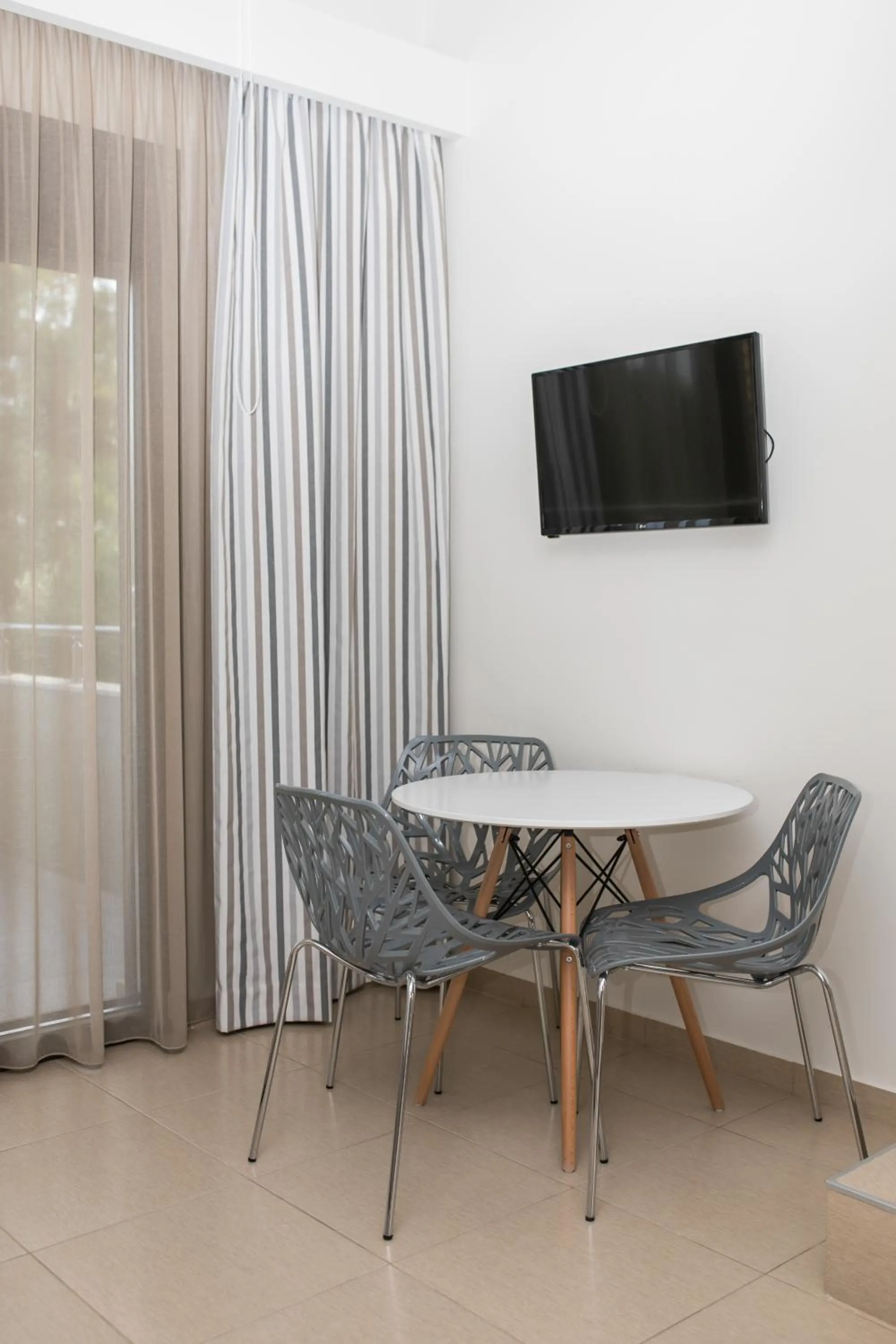 TV and multimedia in Gmare