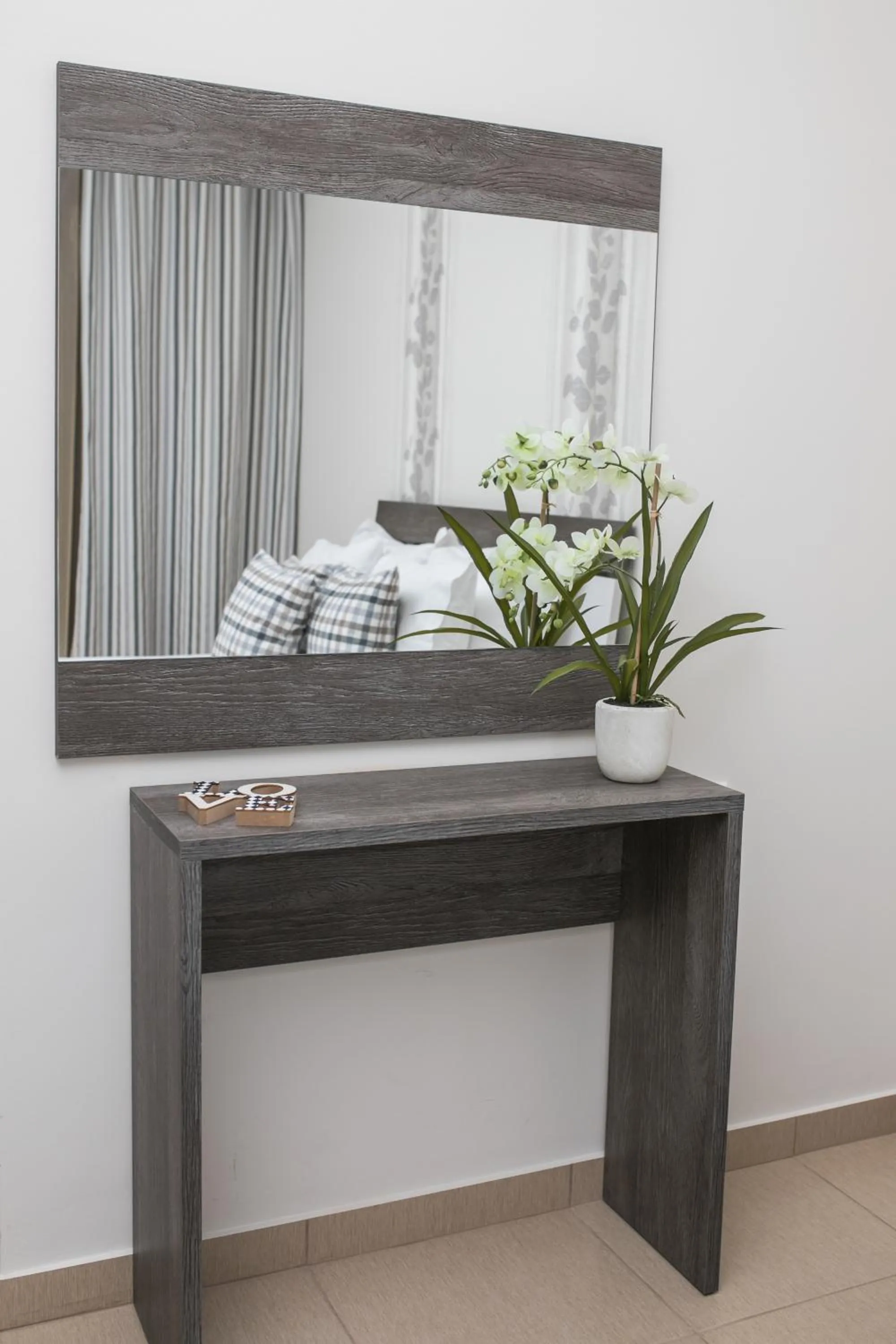 Photo of the whole room in Gmare