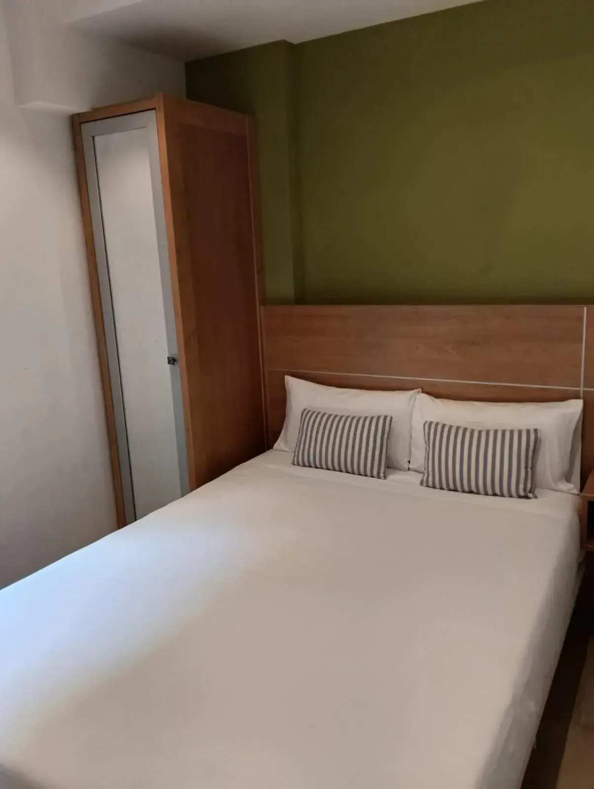 Small Double Room in Ekia Pentsioa Small Double Room in Ekia Pentsioa