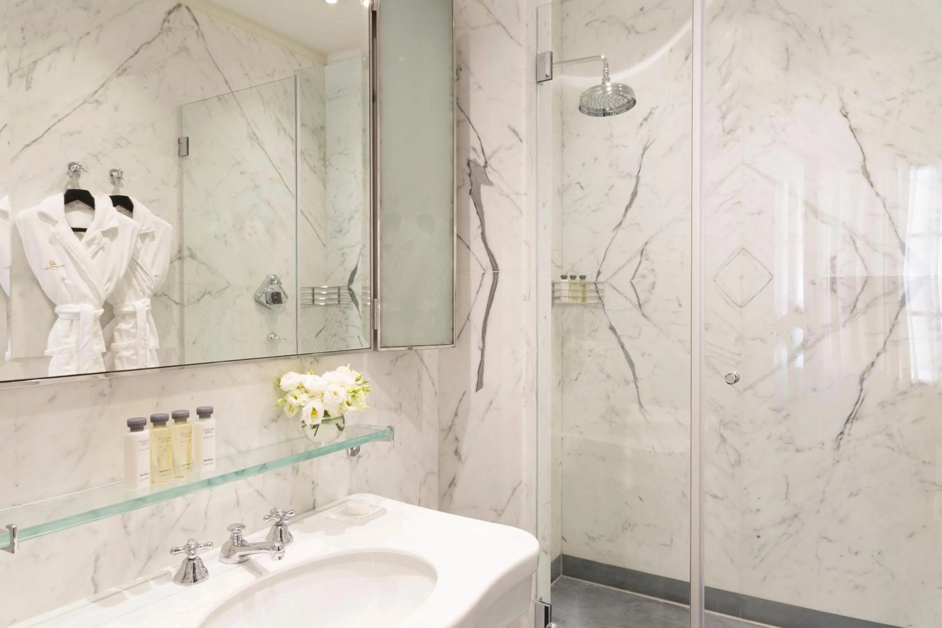 Bathroom in Portrait Roma - Lungarno Collection