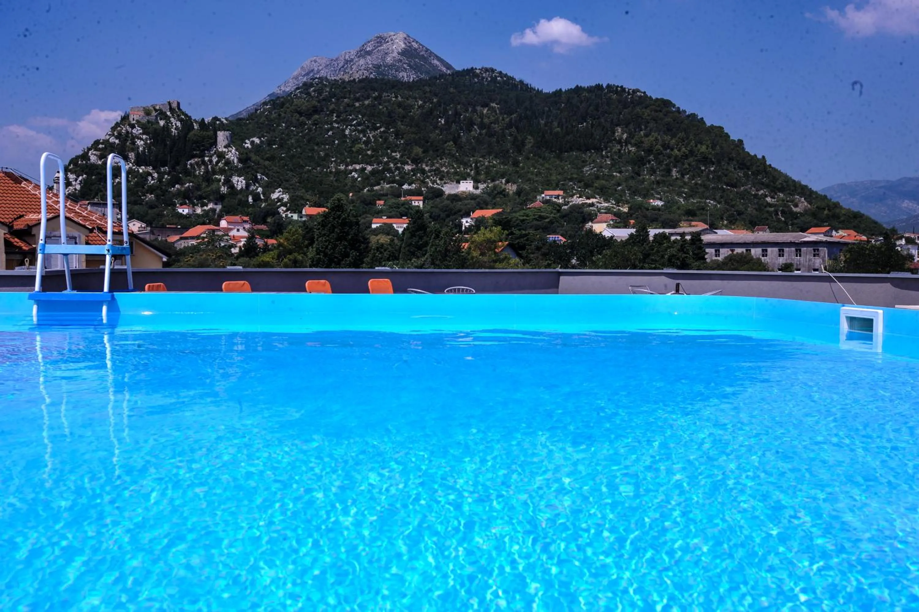 Swimming pool in Hotel Prvan