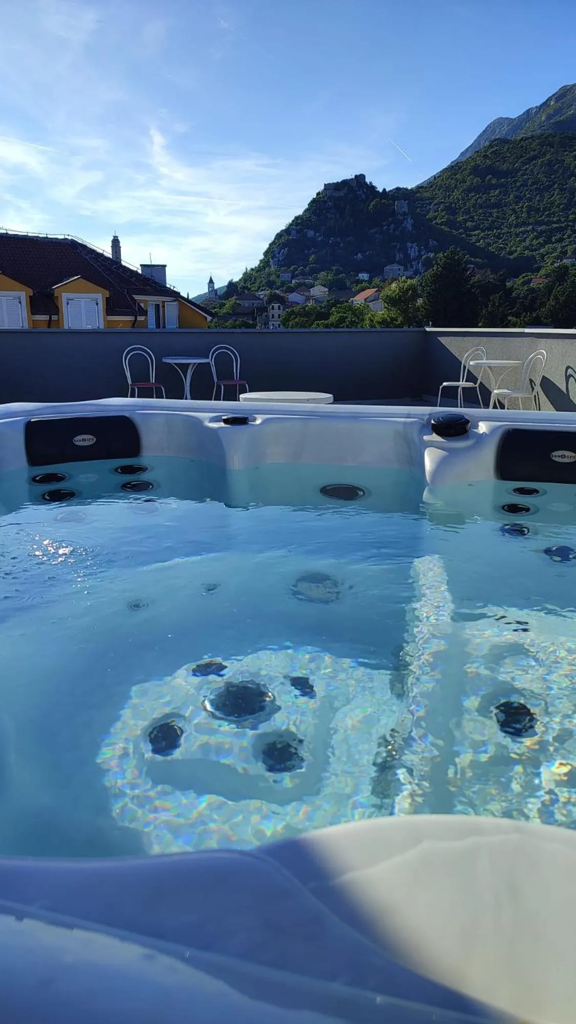 Hot Tub in Hotel Prvan
