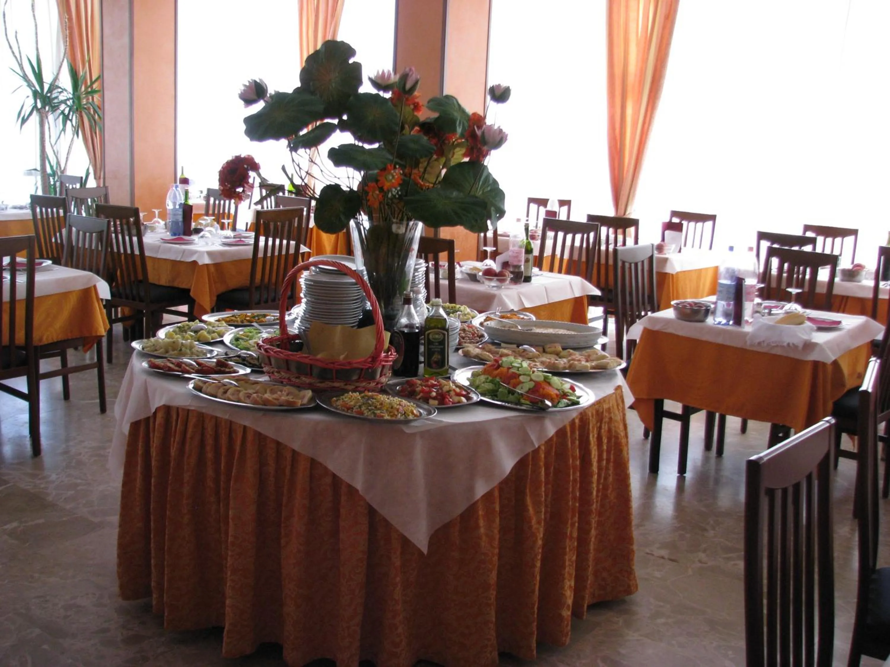 Restaurant/places to eat in Hotel Fabius