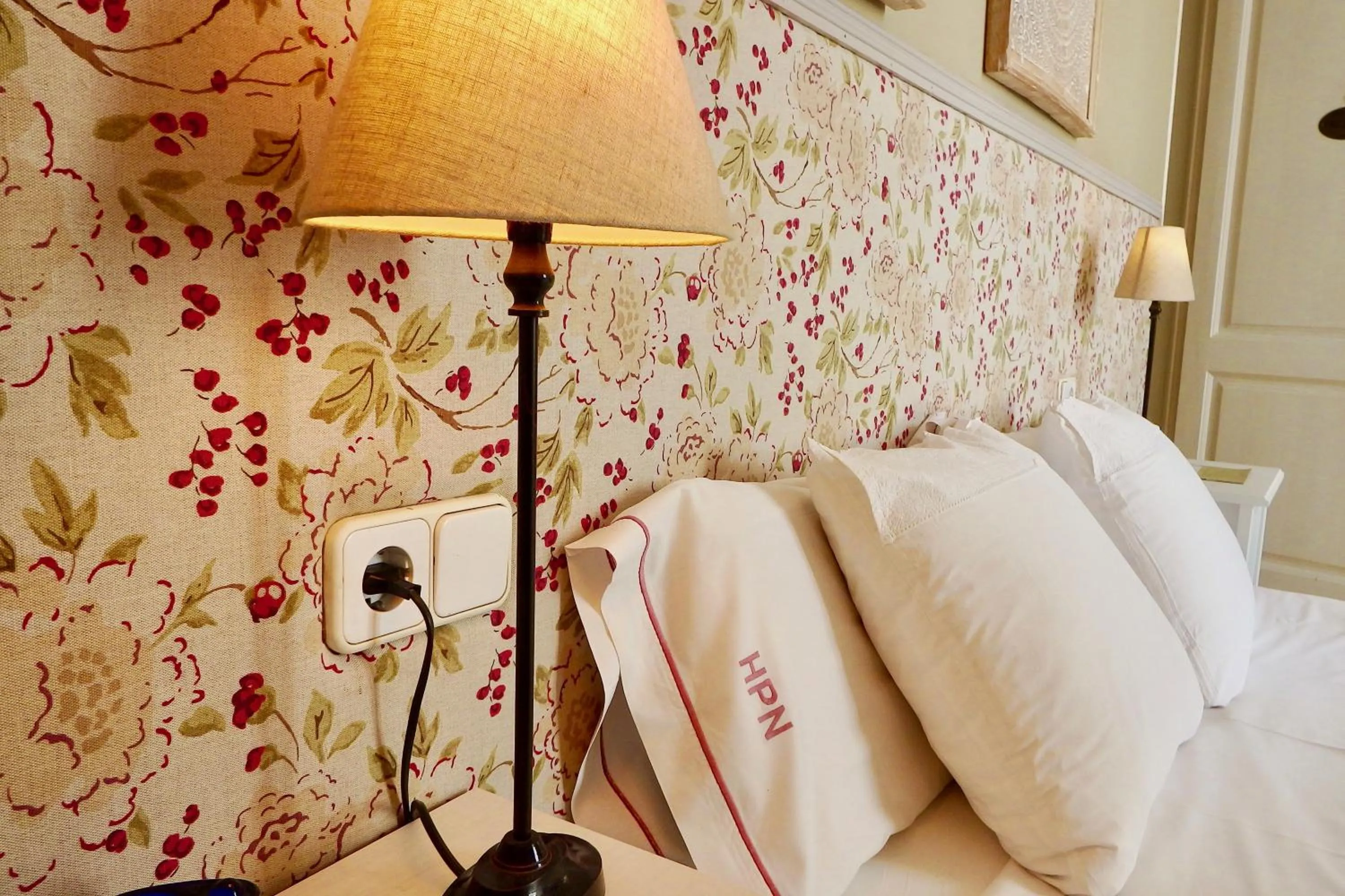 Decorative detail, Bed in Hostal Poblenou