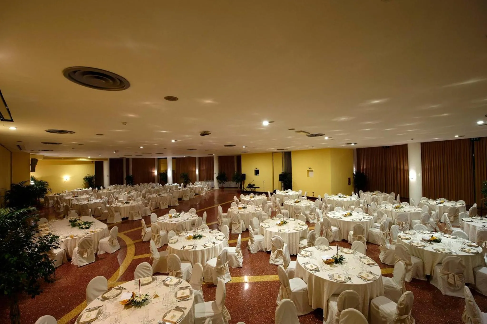 Restaurant/places to eat in Hotel Torre Normanna