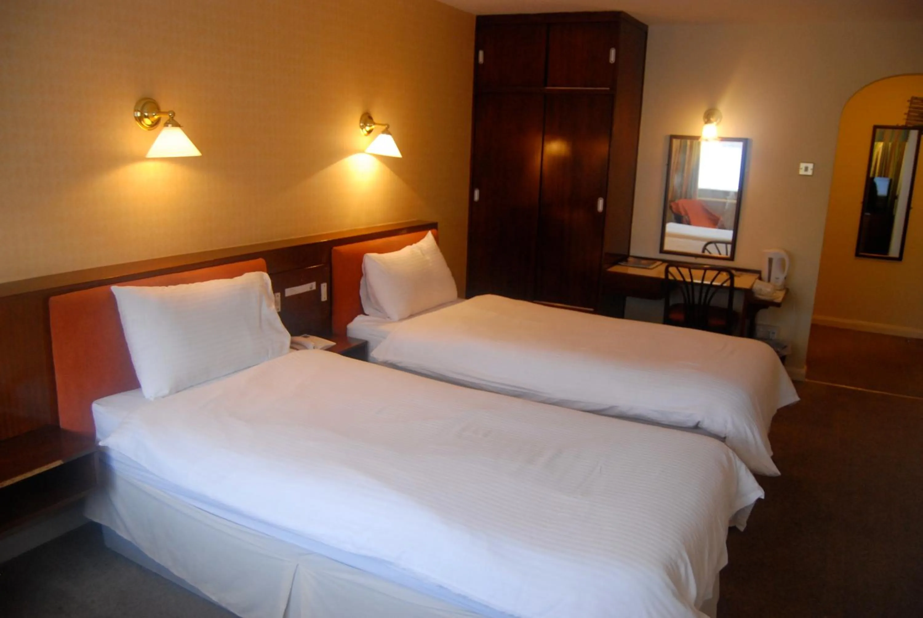 Photo of the whole room, Bed in Brecon Hotel Sheffield Rotherham