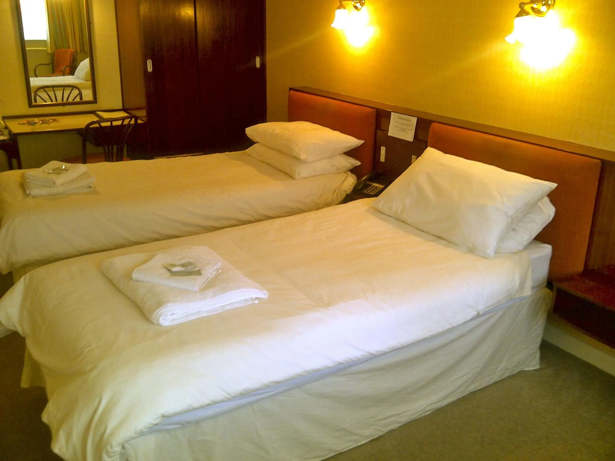 Bed in Brecon Hotel Sheffield Rotherham
