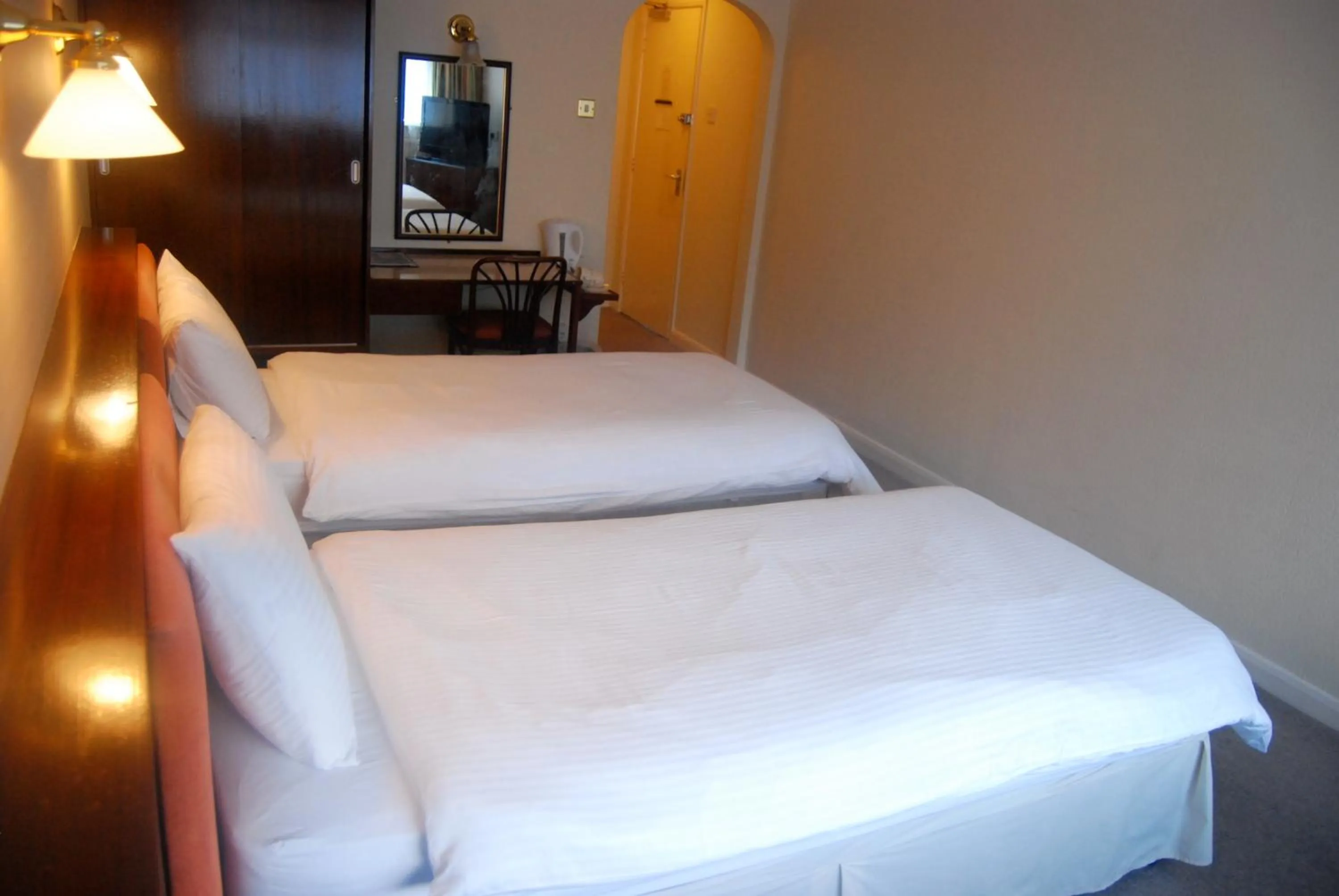 Photo of the whole room, Bed in Brecon Hotel Sheffield Rotherham