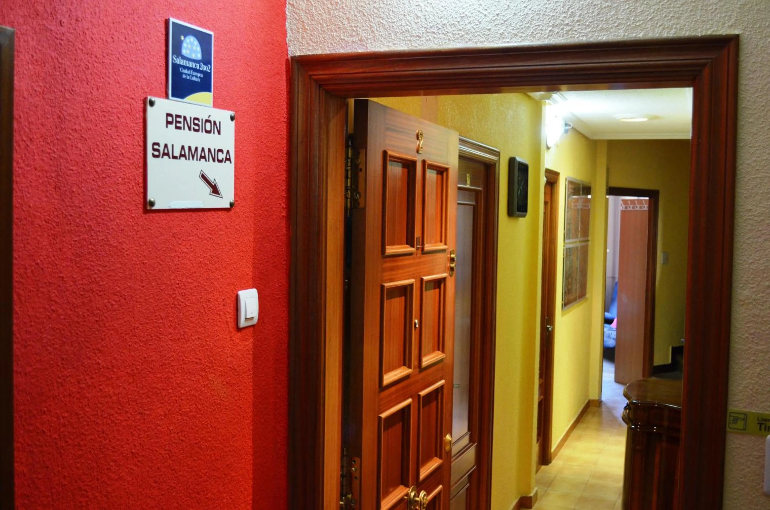 Facade/entrance in Pension Salamanca