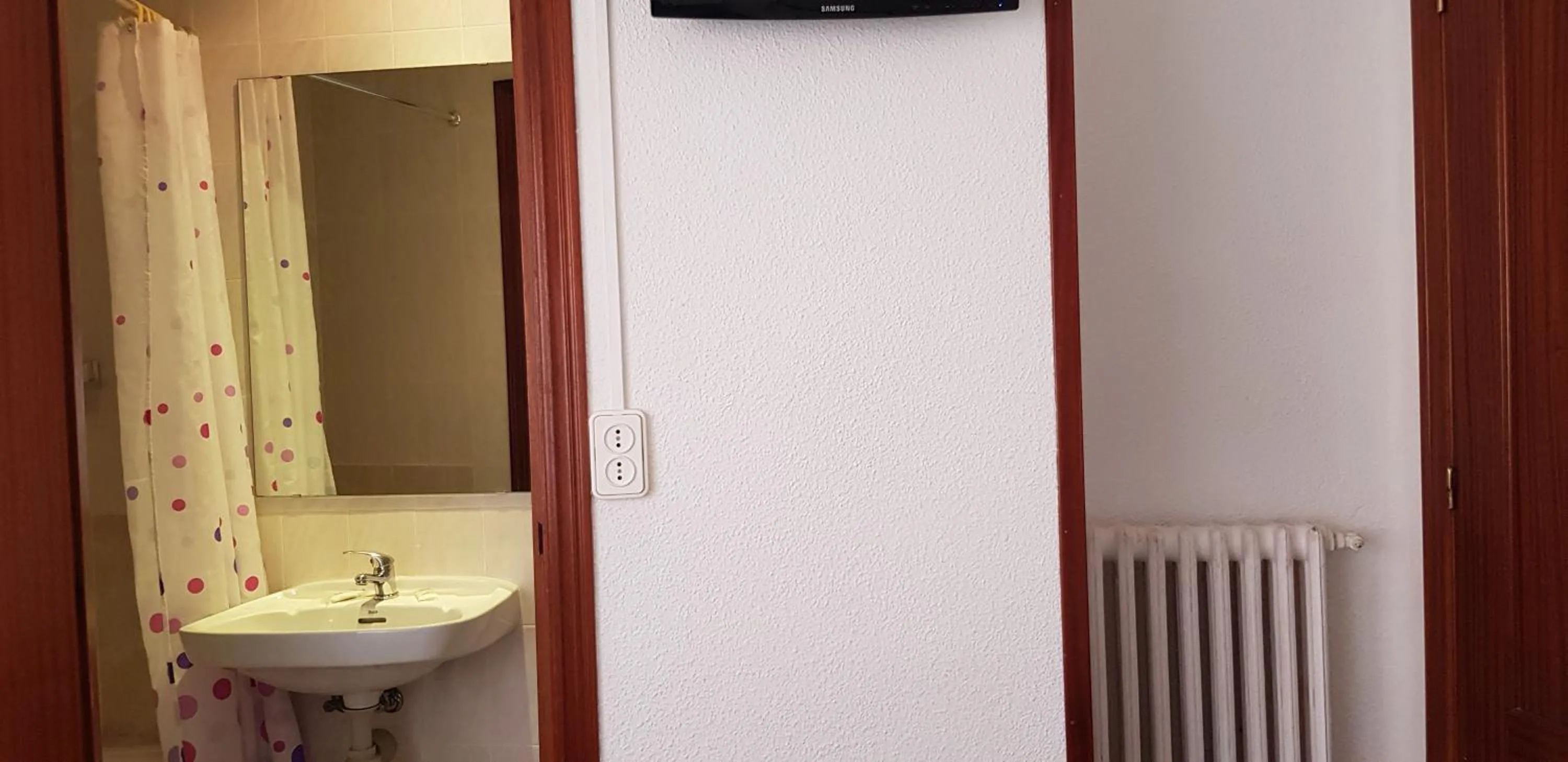 Bathroom in Pension Salamanca