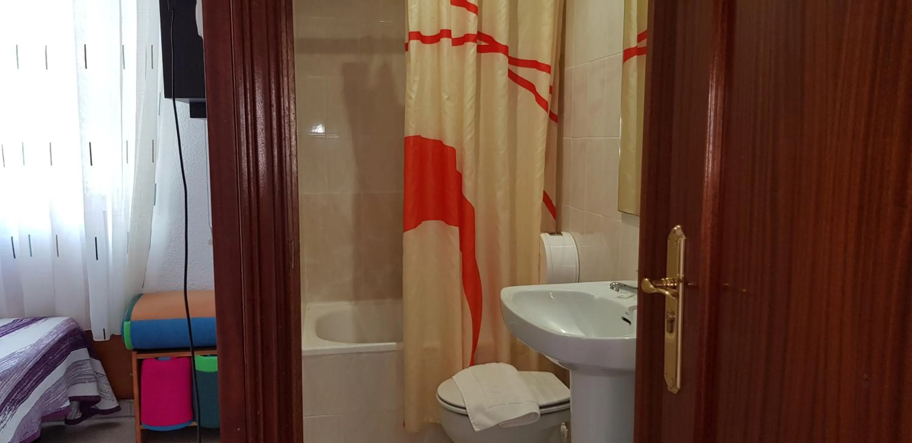 Bathroom in Pension Salamanca