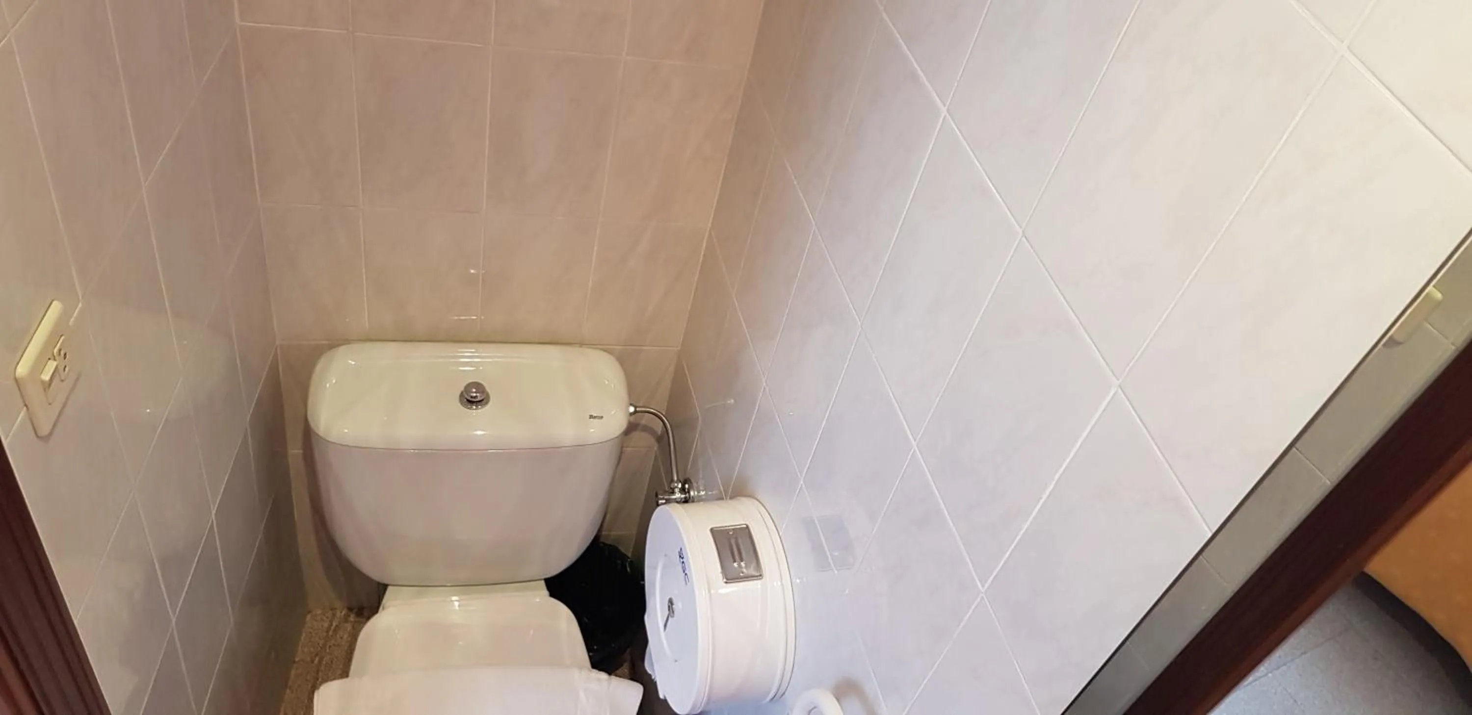 Bathroom in Pension Salamanca