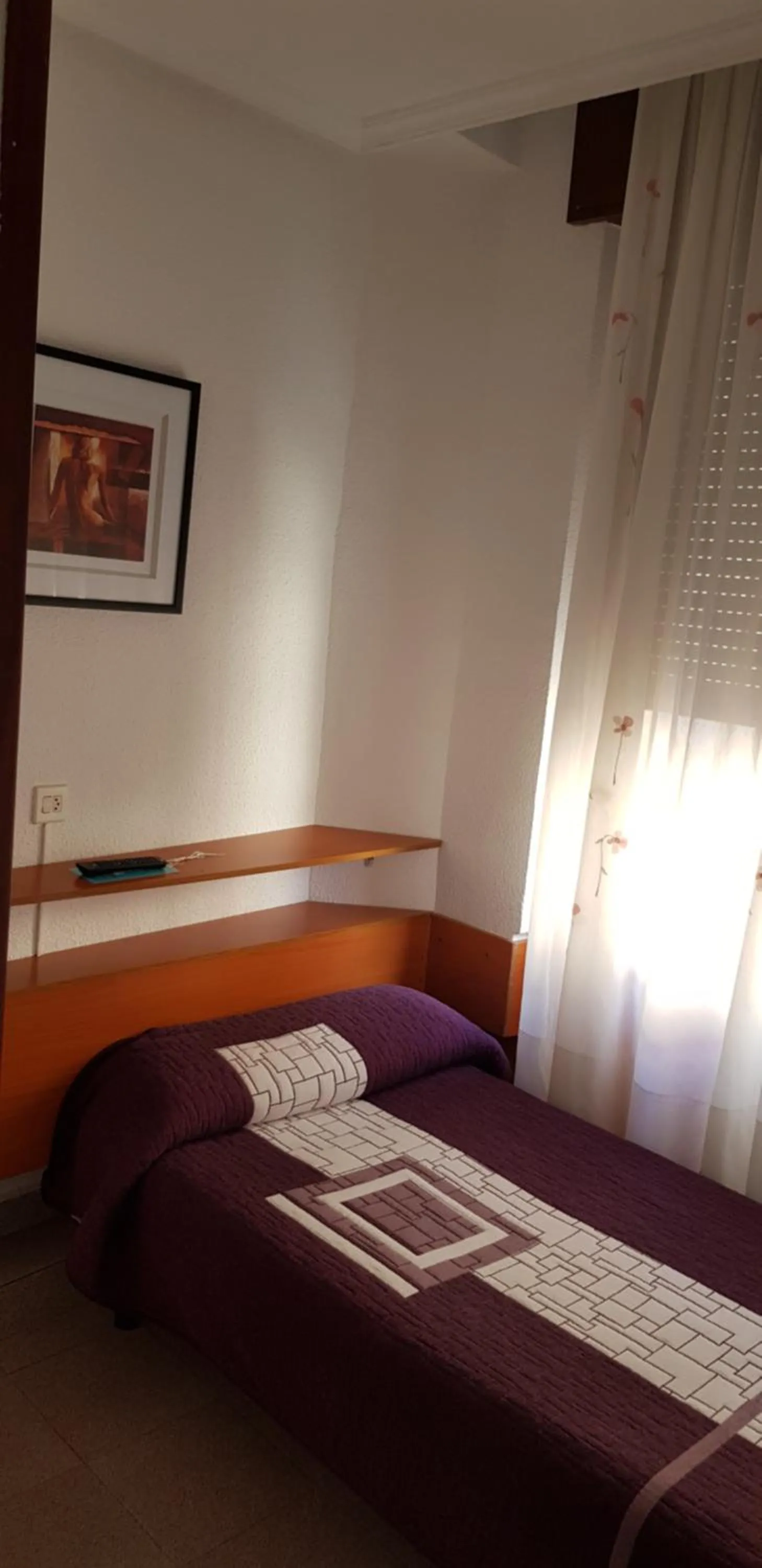 Photo of the whole room, Bed in Pension Salamanca