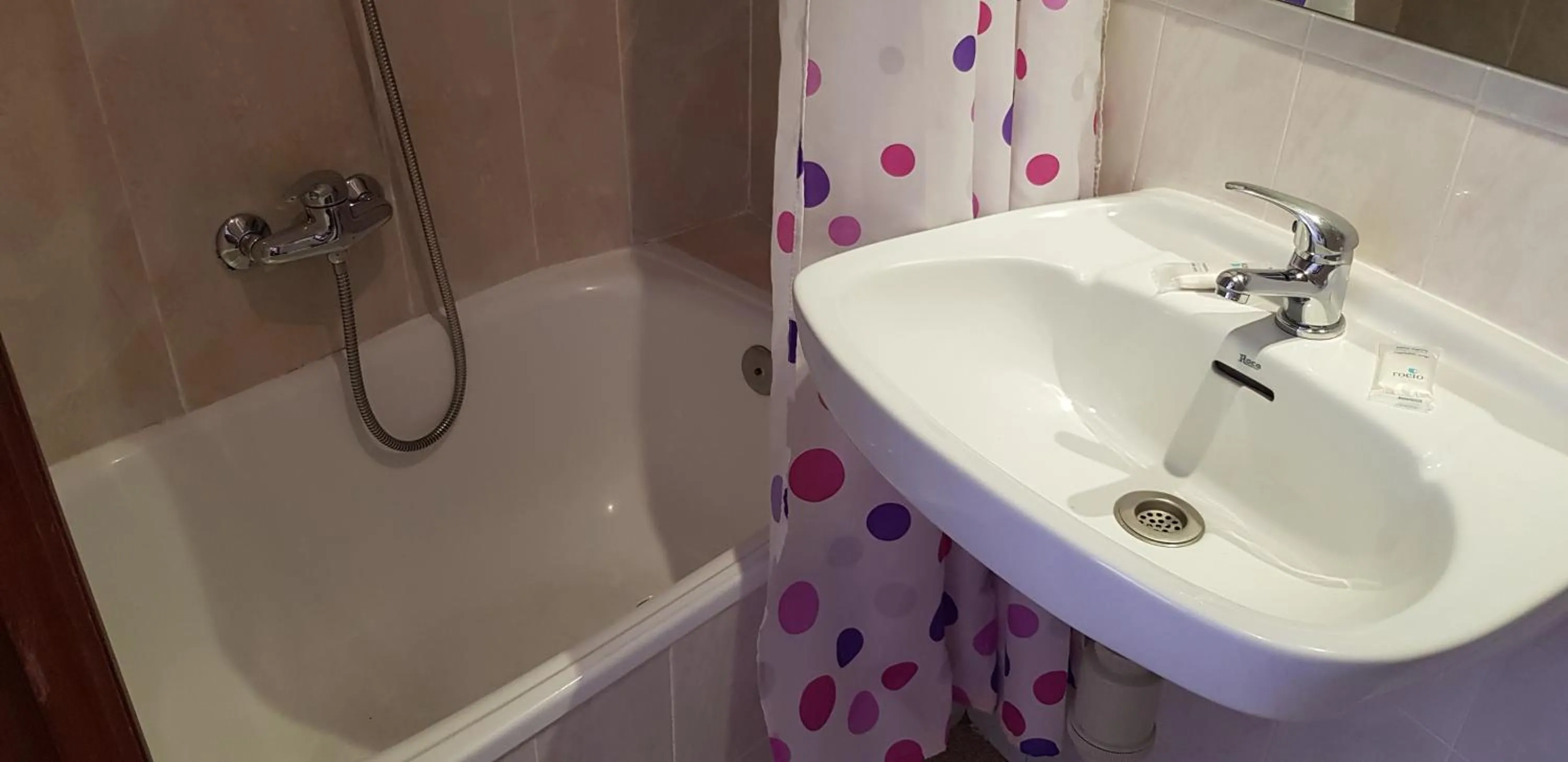 Bathroom in Pension Salamanca