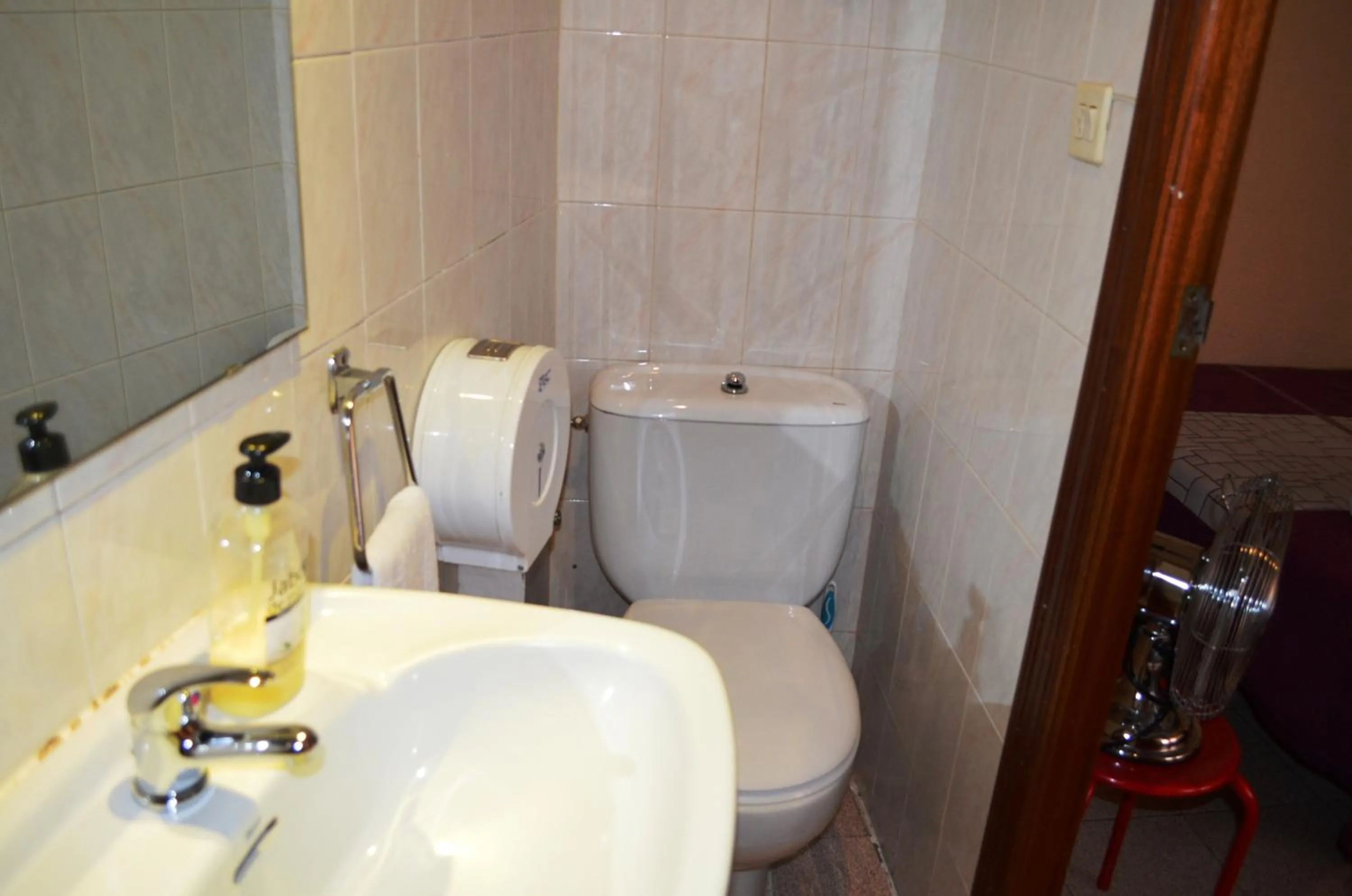 Bathroom in Pension Salamanca