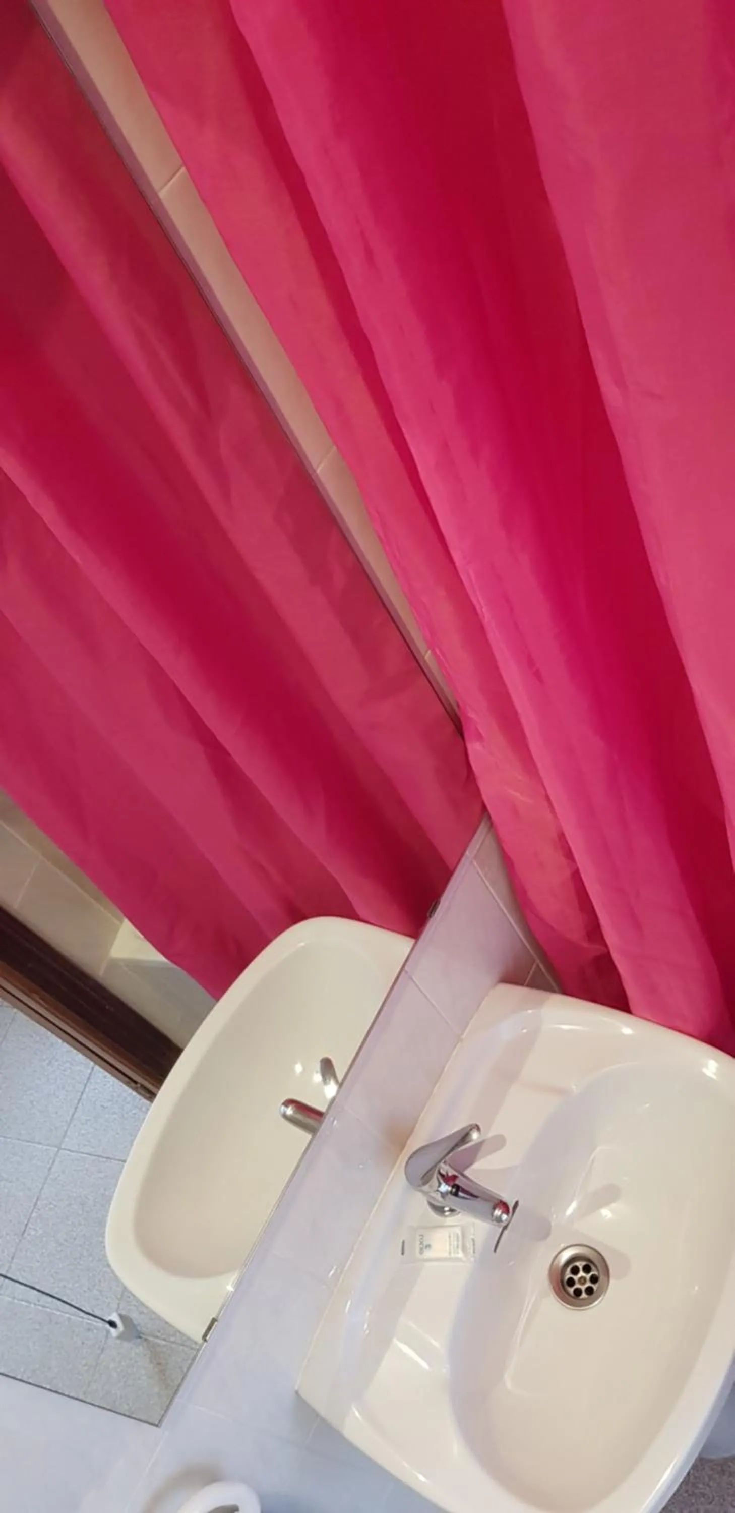 Bathroom in Pension Salamanca