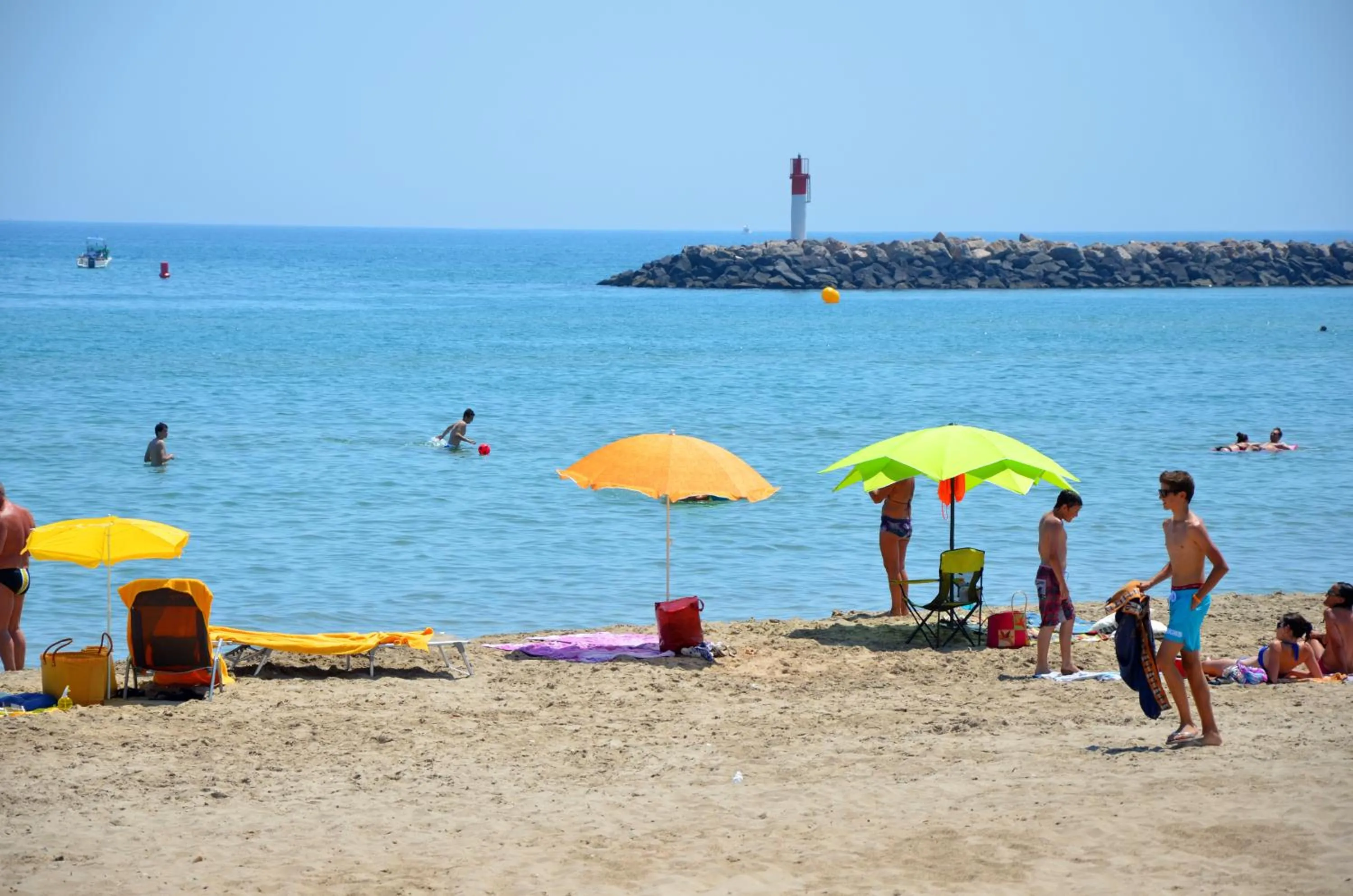 People in Lagrange Grand Bleu Vacances – Résidence La Grenadine