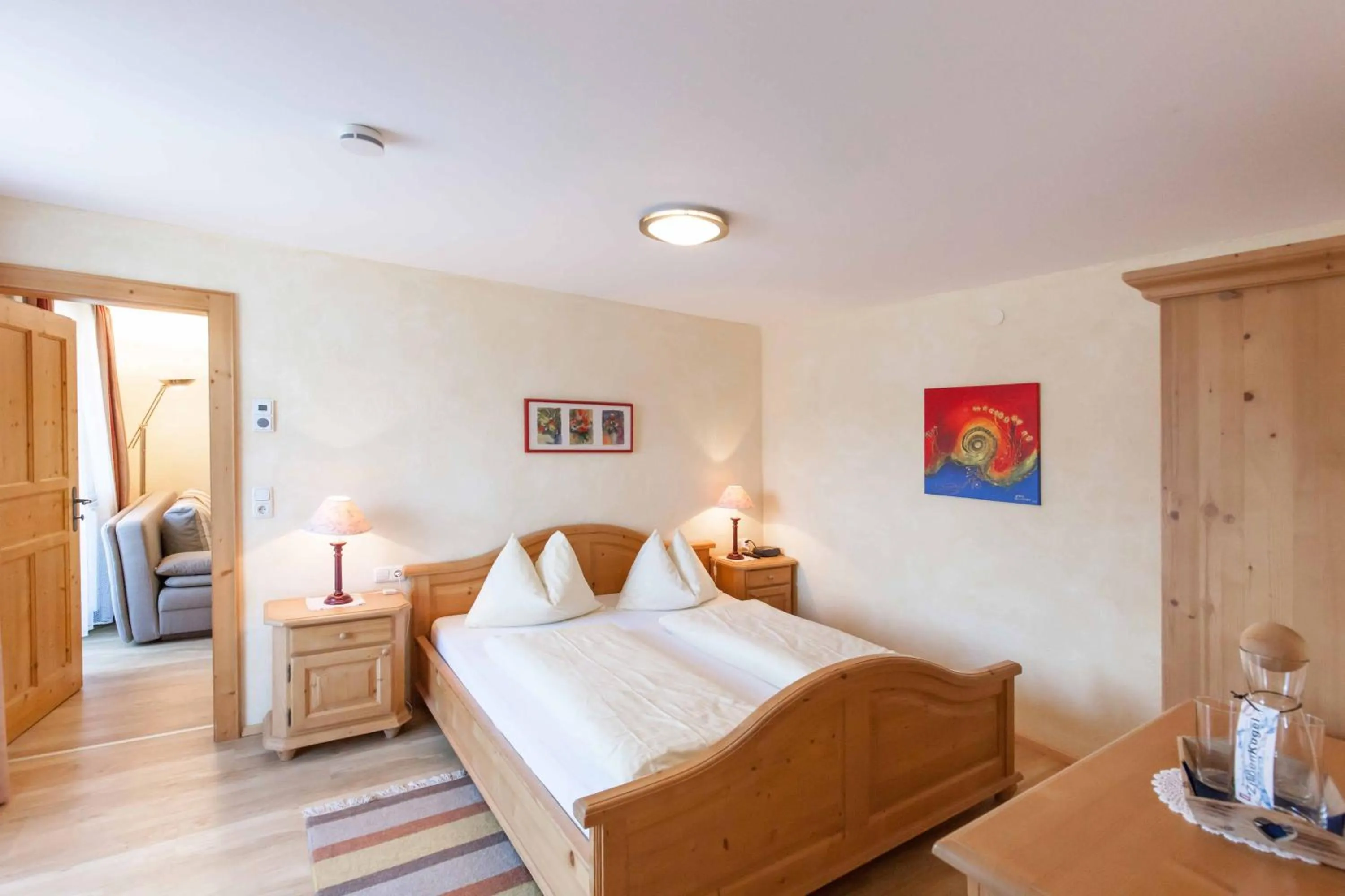 Photo of the whole room, Bed in Noichl’s Hotel Garni