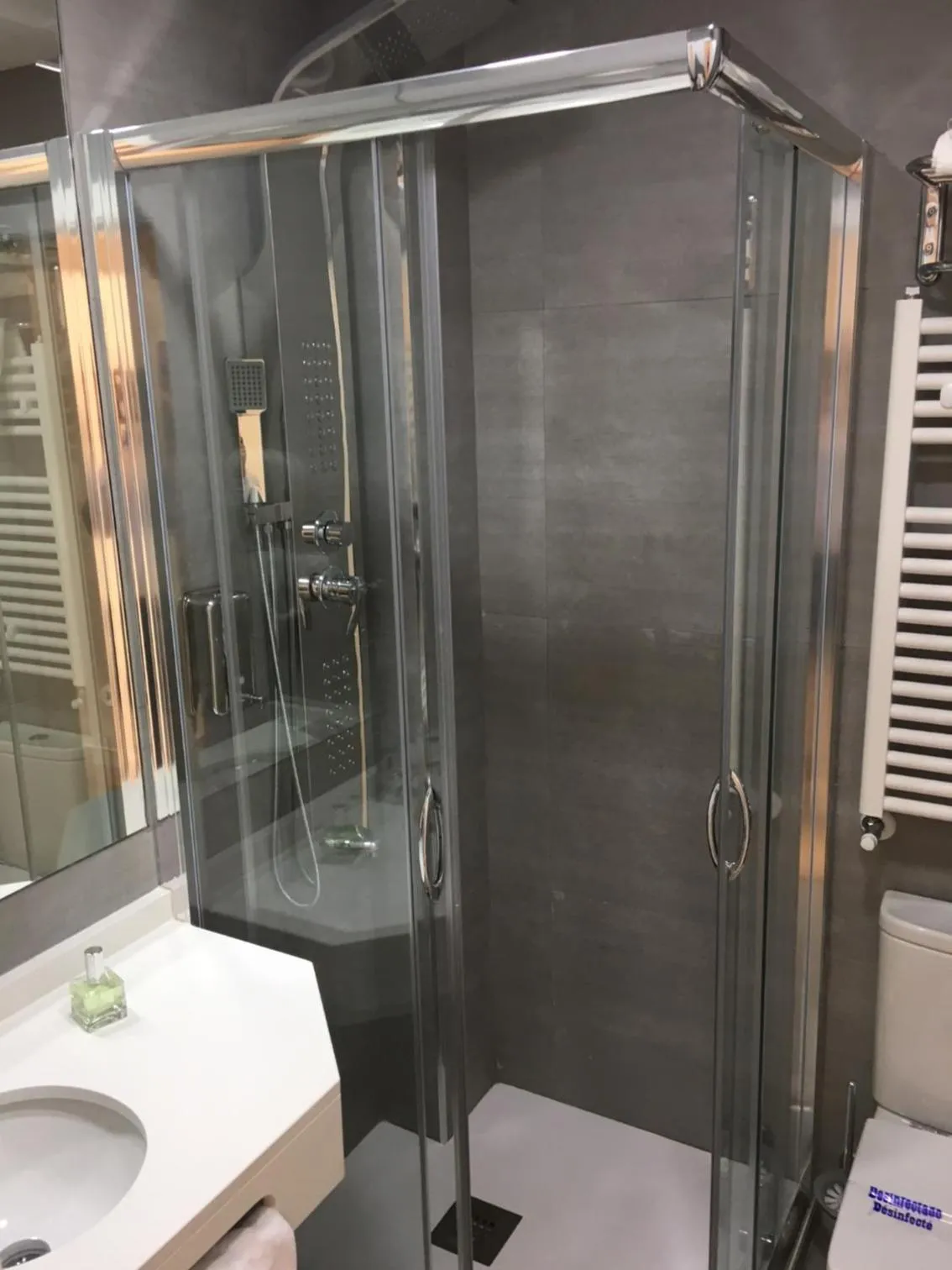 Shower in Rincón de Gran Vía