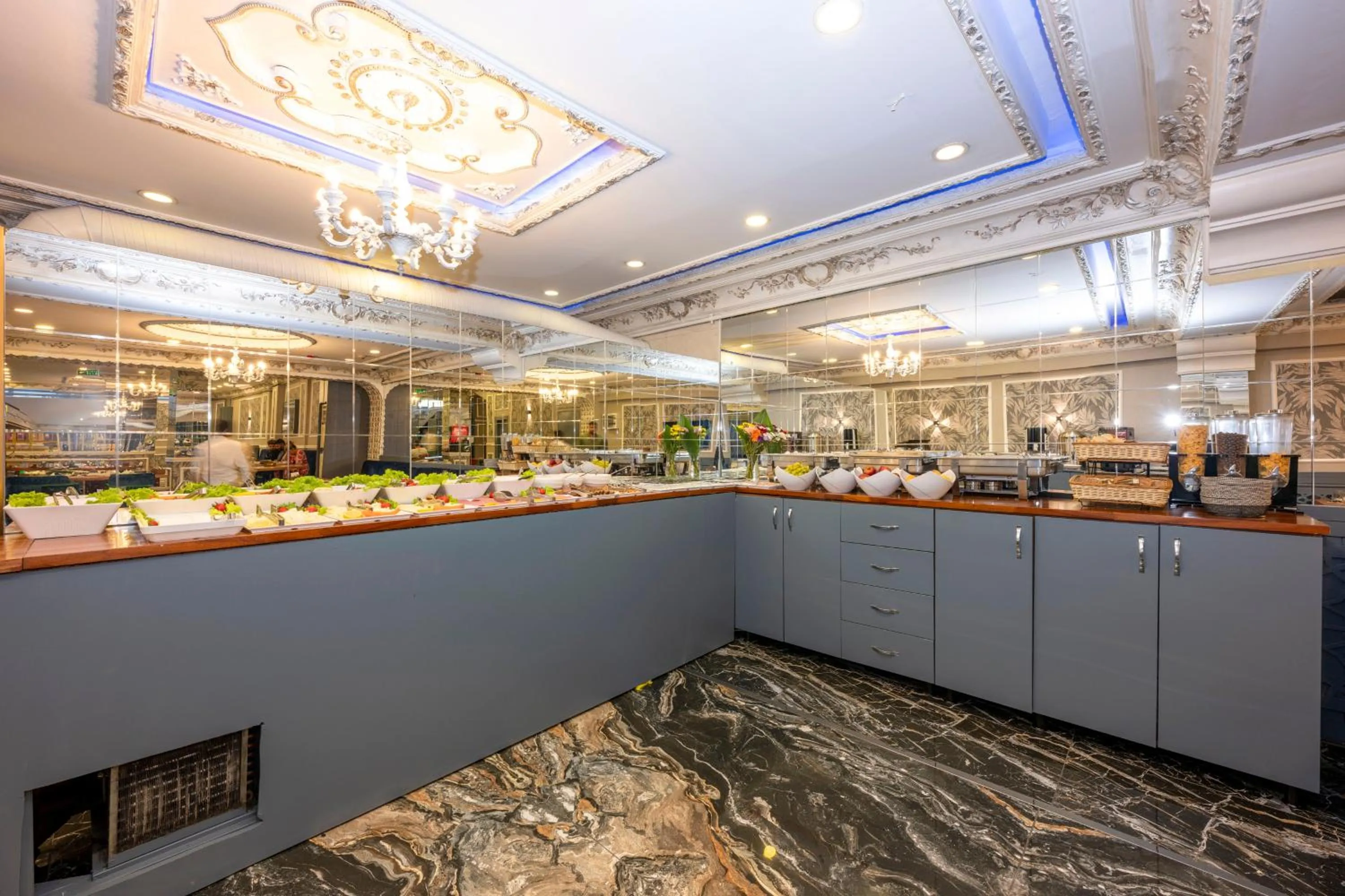 Restaurant/places to eat in Grand Best Nobel Hotel 2 İstanbul