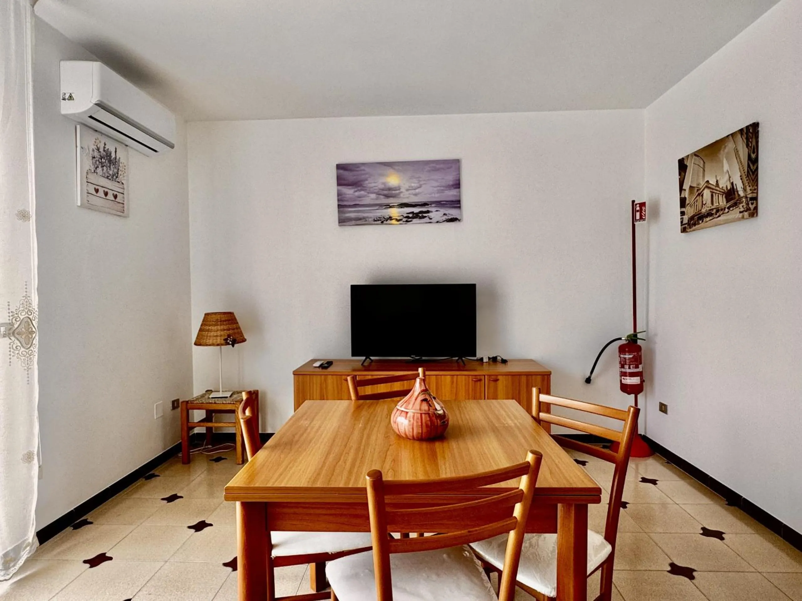holidaycasa Leone - Con piscina stabilimento balneare e posto auto