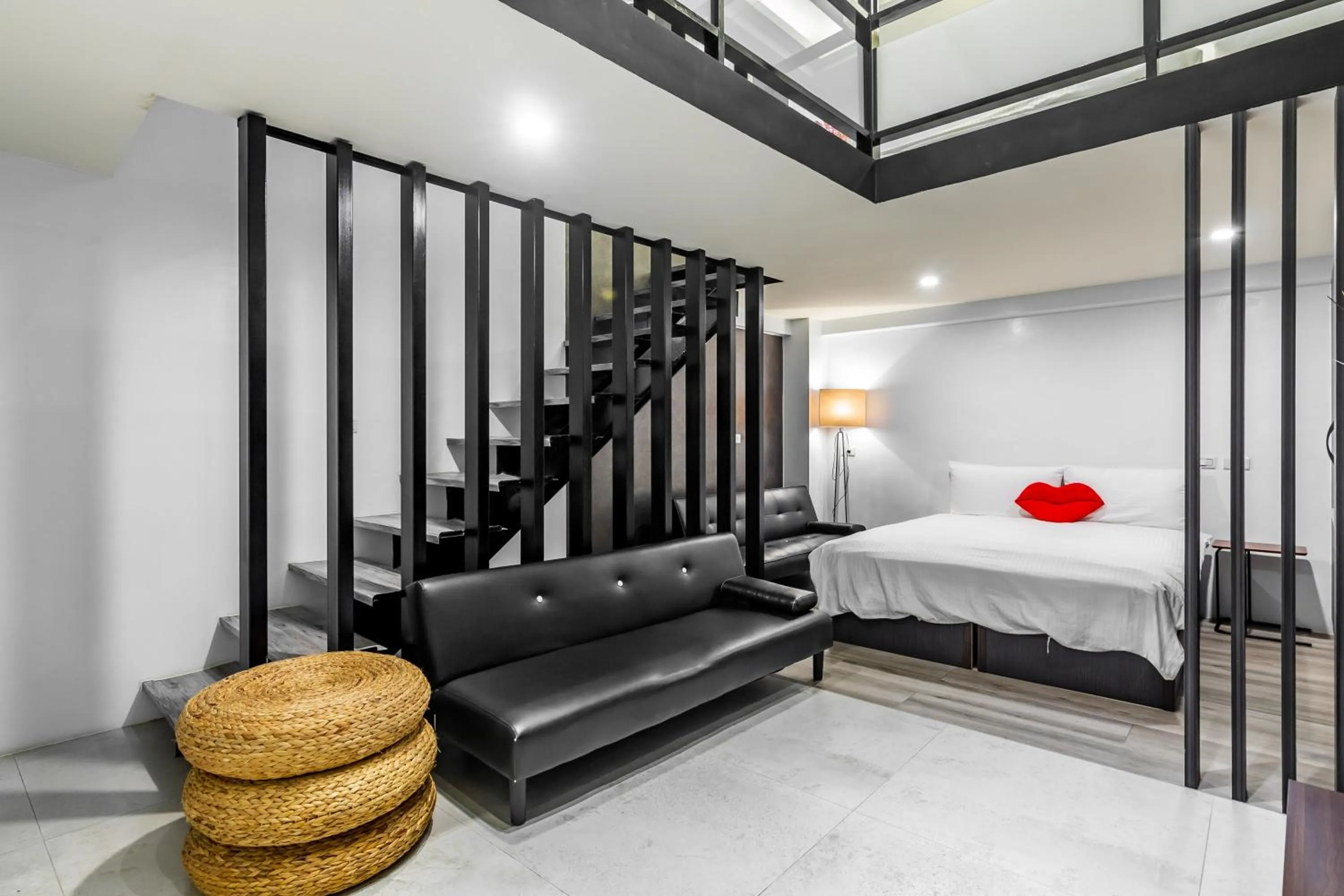 Decorative detail, Bed in Sun Moon Tea B&B