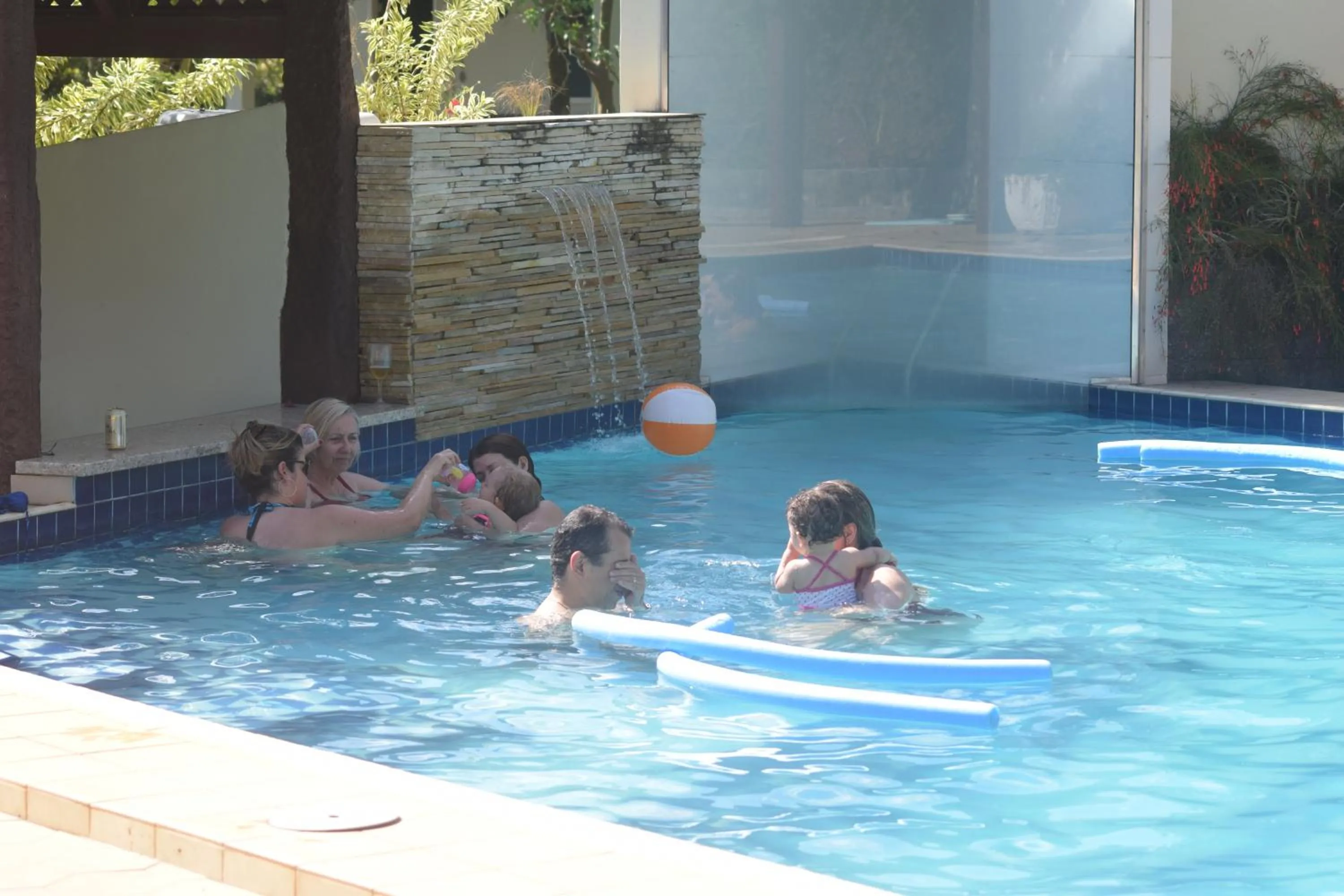 Swimming pool in Pousada Quinta dos Doges