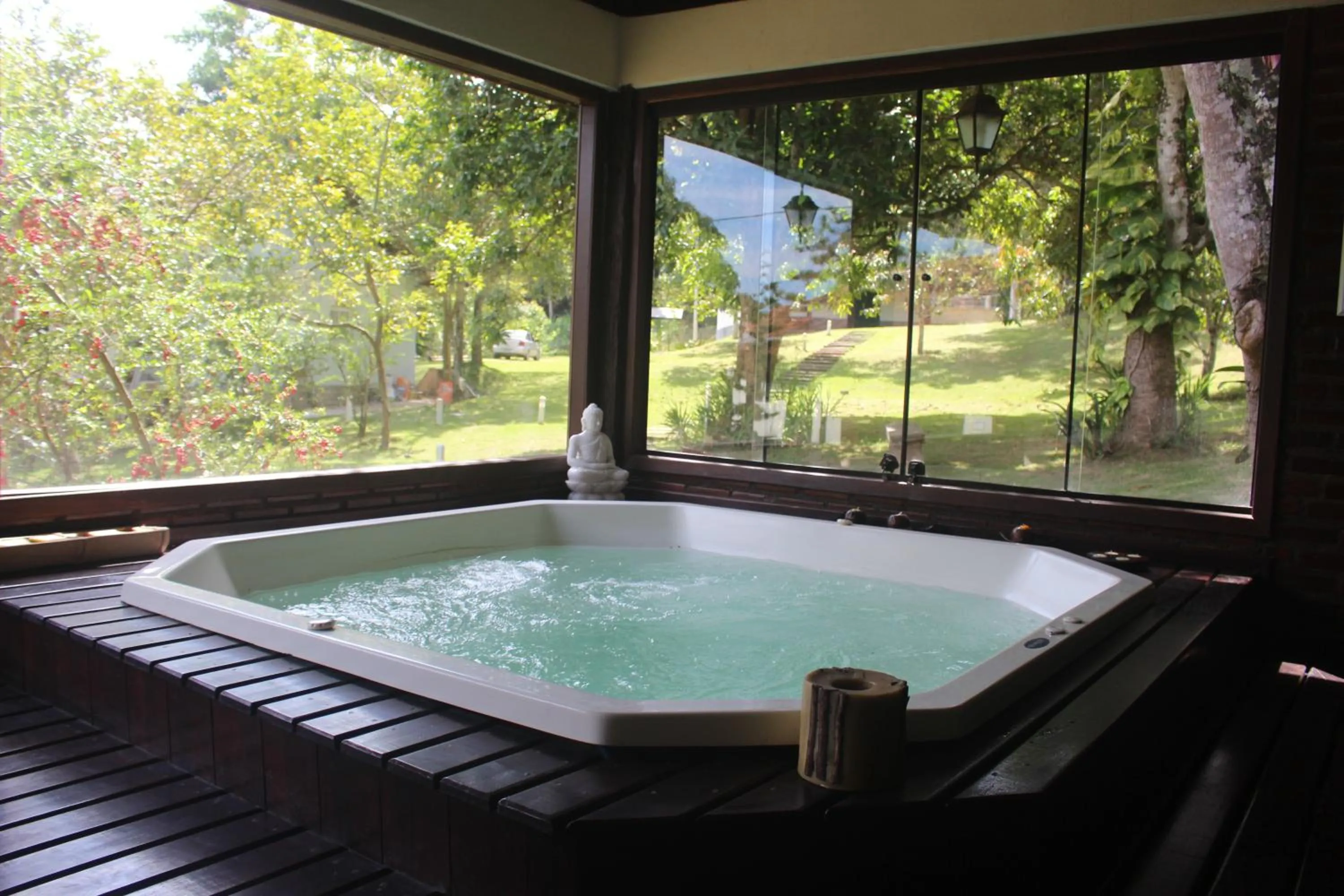 Hot Tub in Pousada Quinta dos Doges