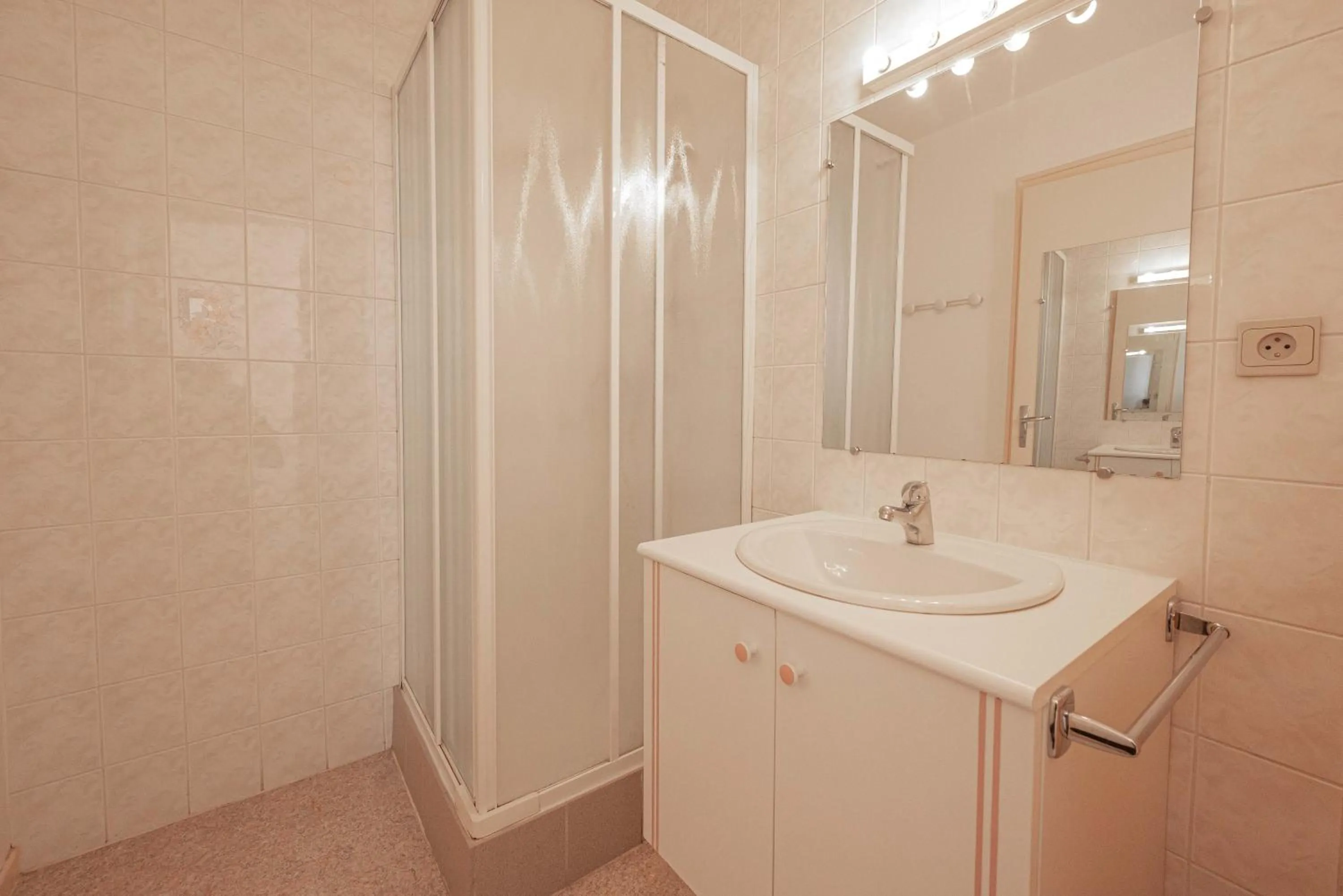 Shower in Azureva La Clusaz les Confins