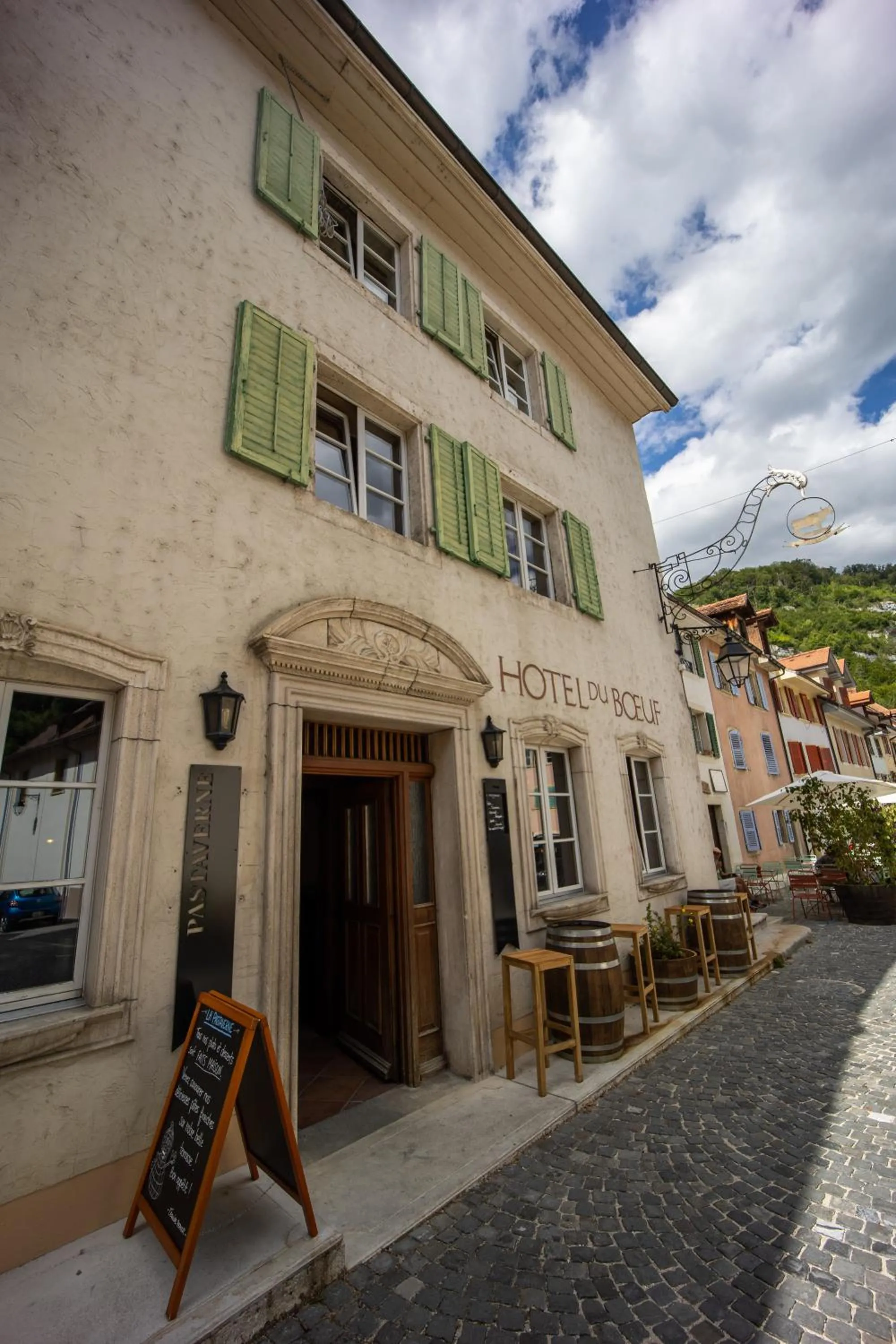 Property building in Peanut Medieval Lodge