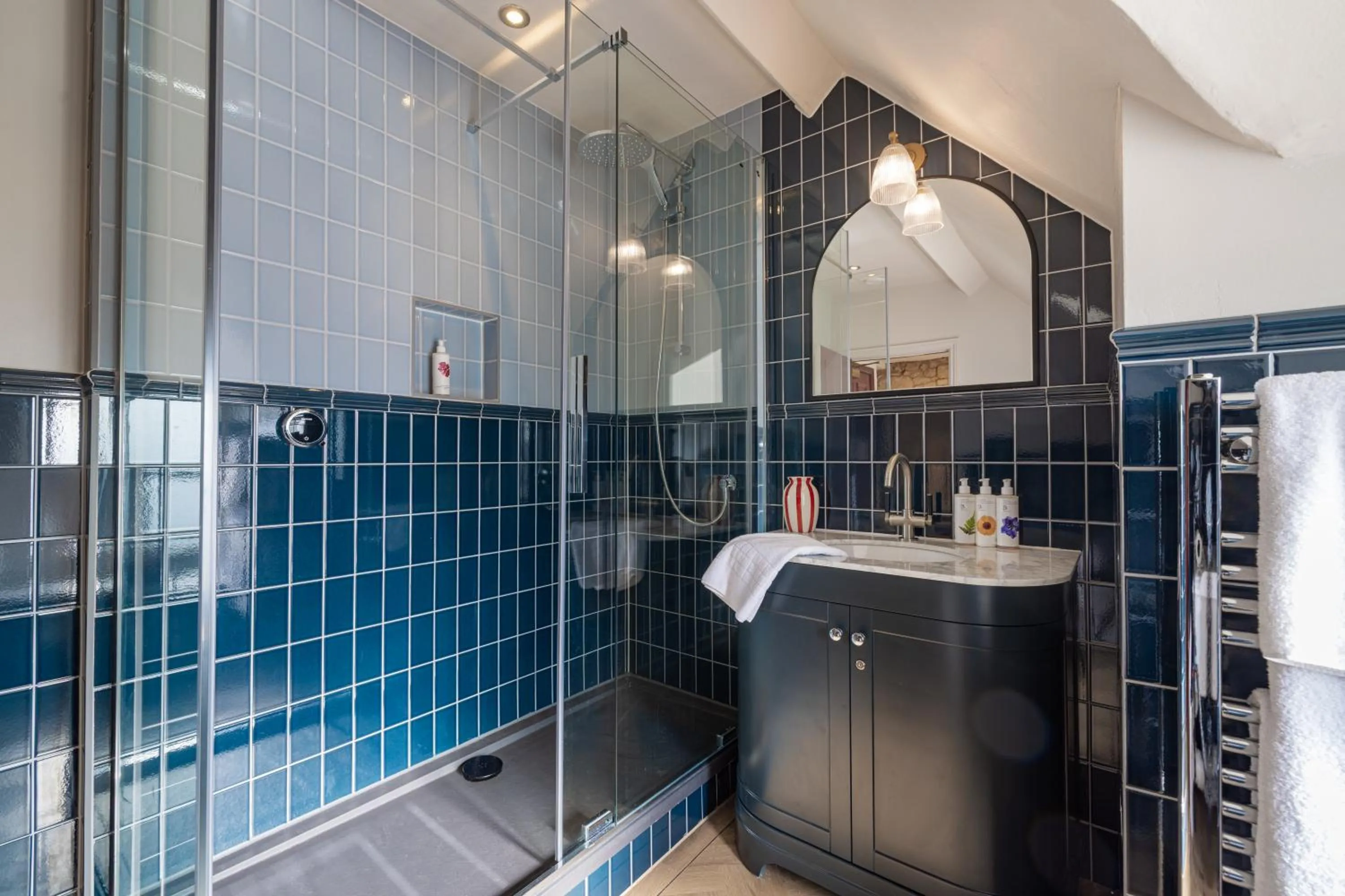 Shower in The Sheep on Sheep Street Hotel