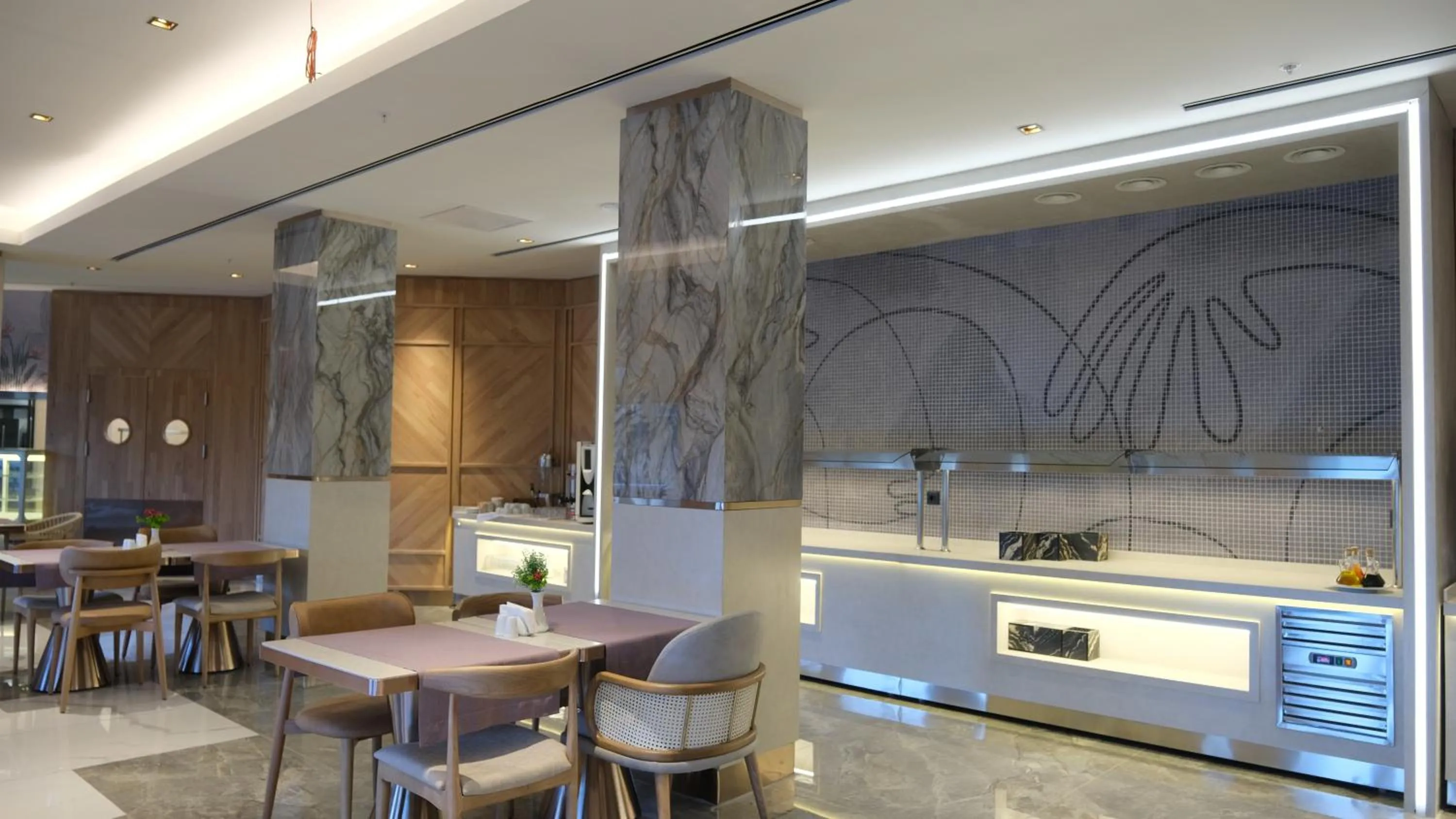 Restaurant/places to eat in Buyuk Saruhan Hotel