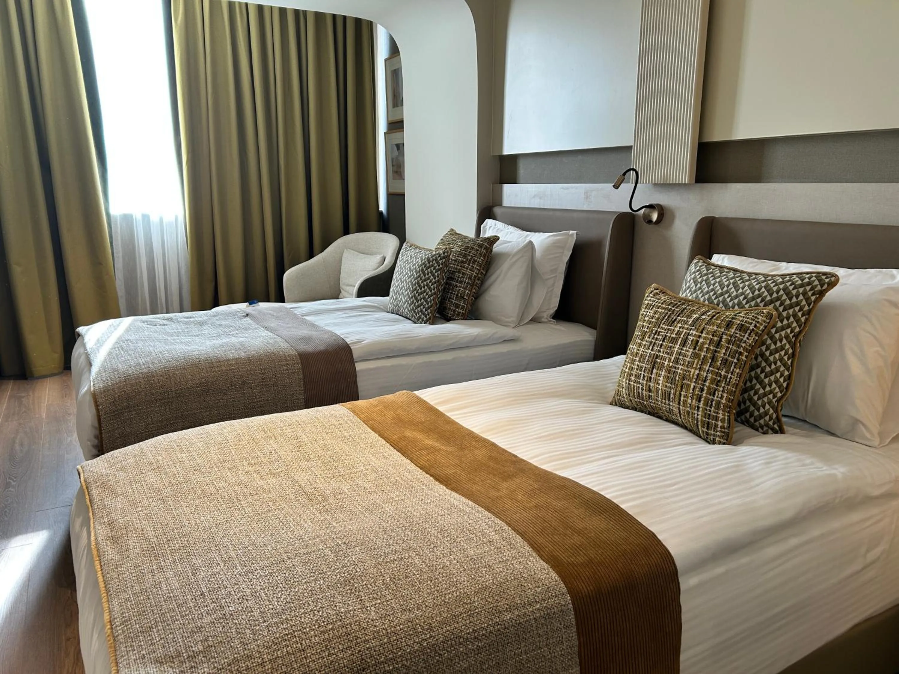 Photo of the whole room, Bed in Buyuk Saruhan Hotel