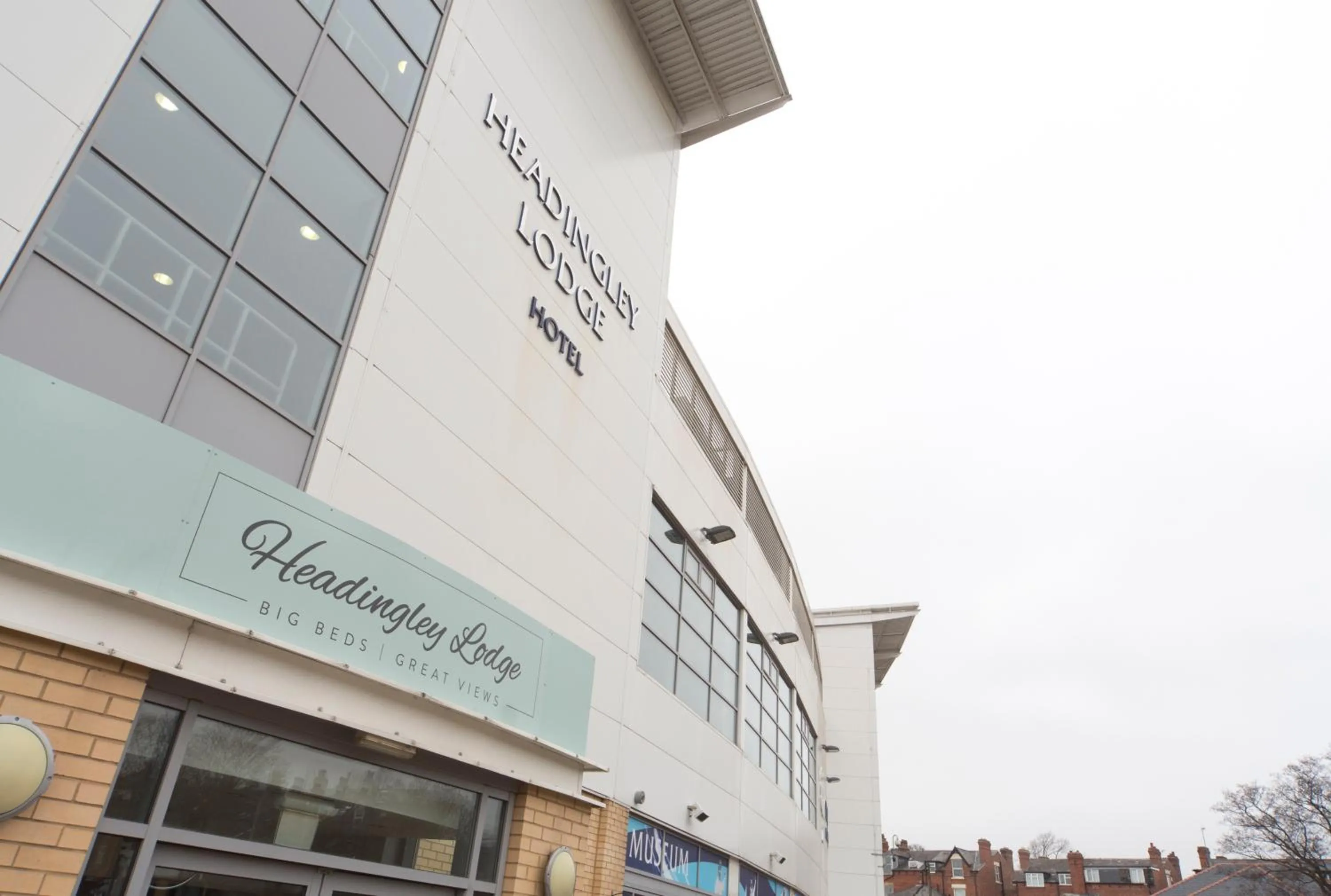 Facade/entrance in Headingley Lodge