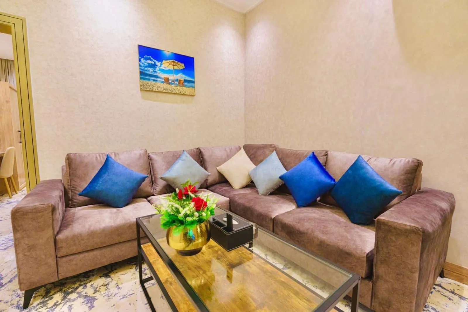 Deluxe Suite with Sea View in Wissam Al-Hawra Hotel