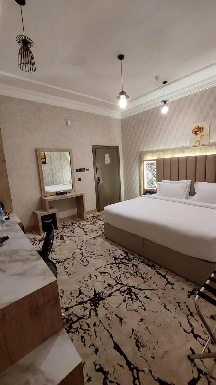 Budget Single Room in Wissam Al-Hawra Hotel
