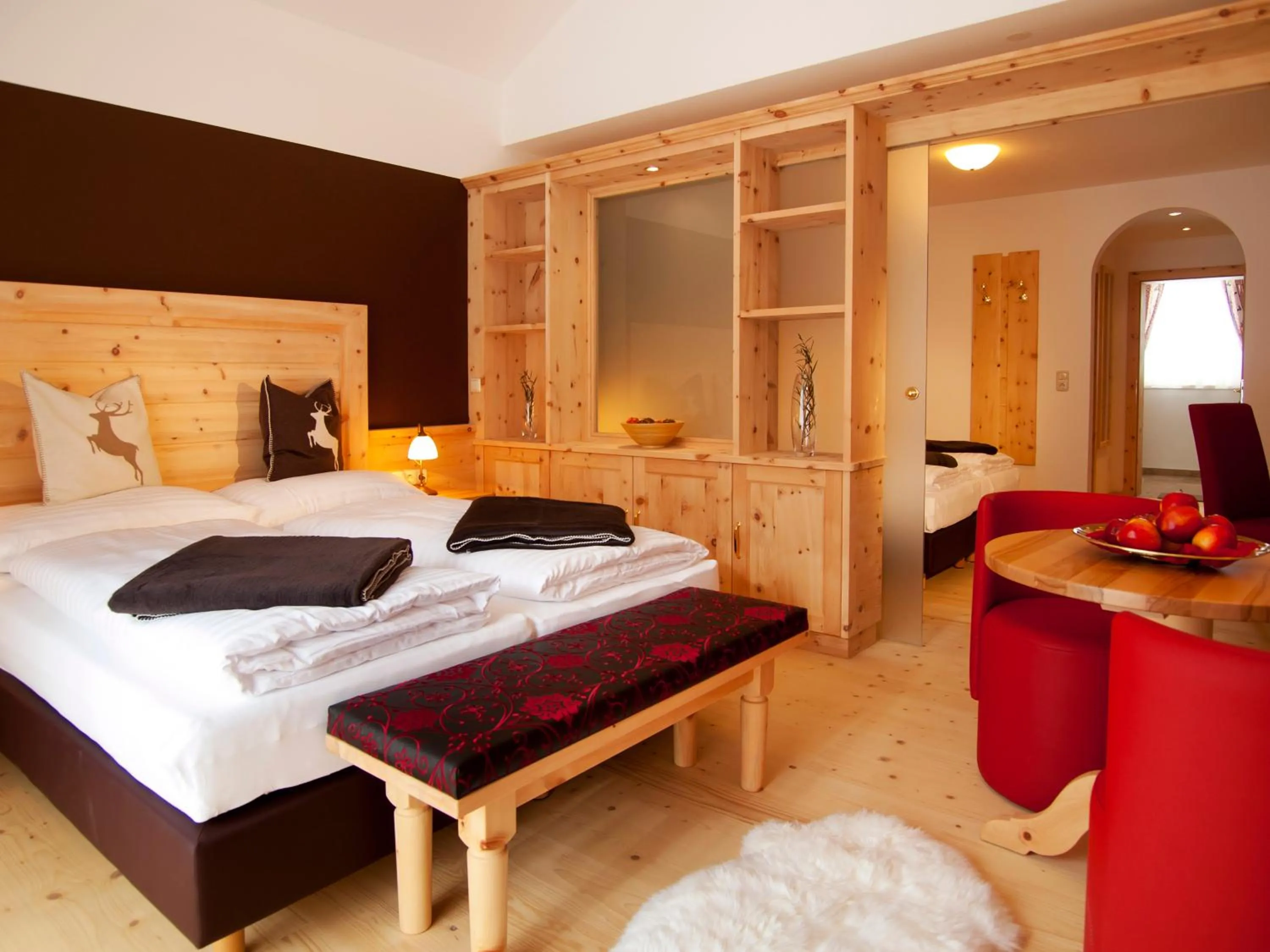 Mountain view, Bed in Hotel Krimmlerfälle