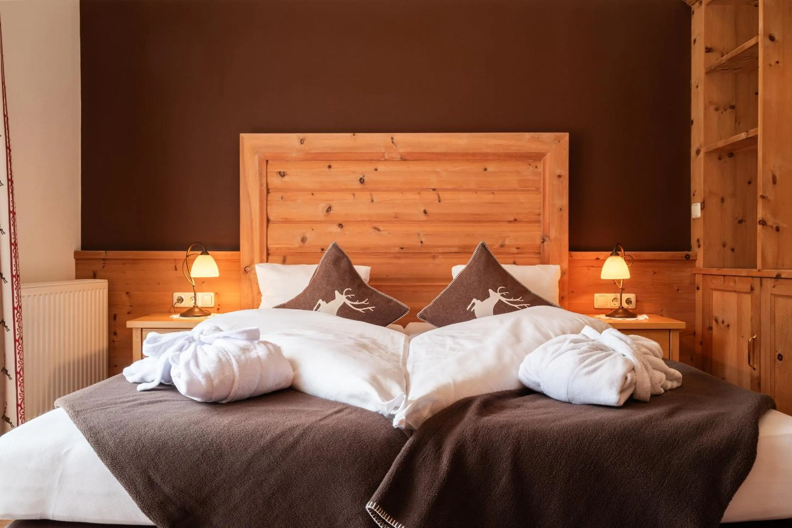 Photo of the whole room, Bed in Hotel Krimmlerfälle