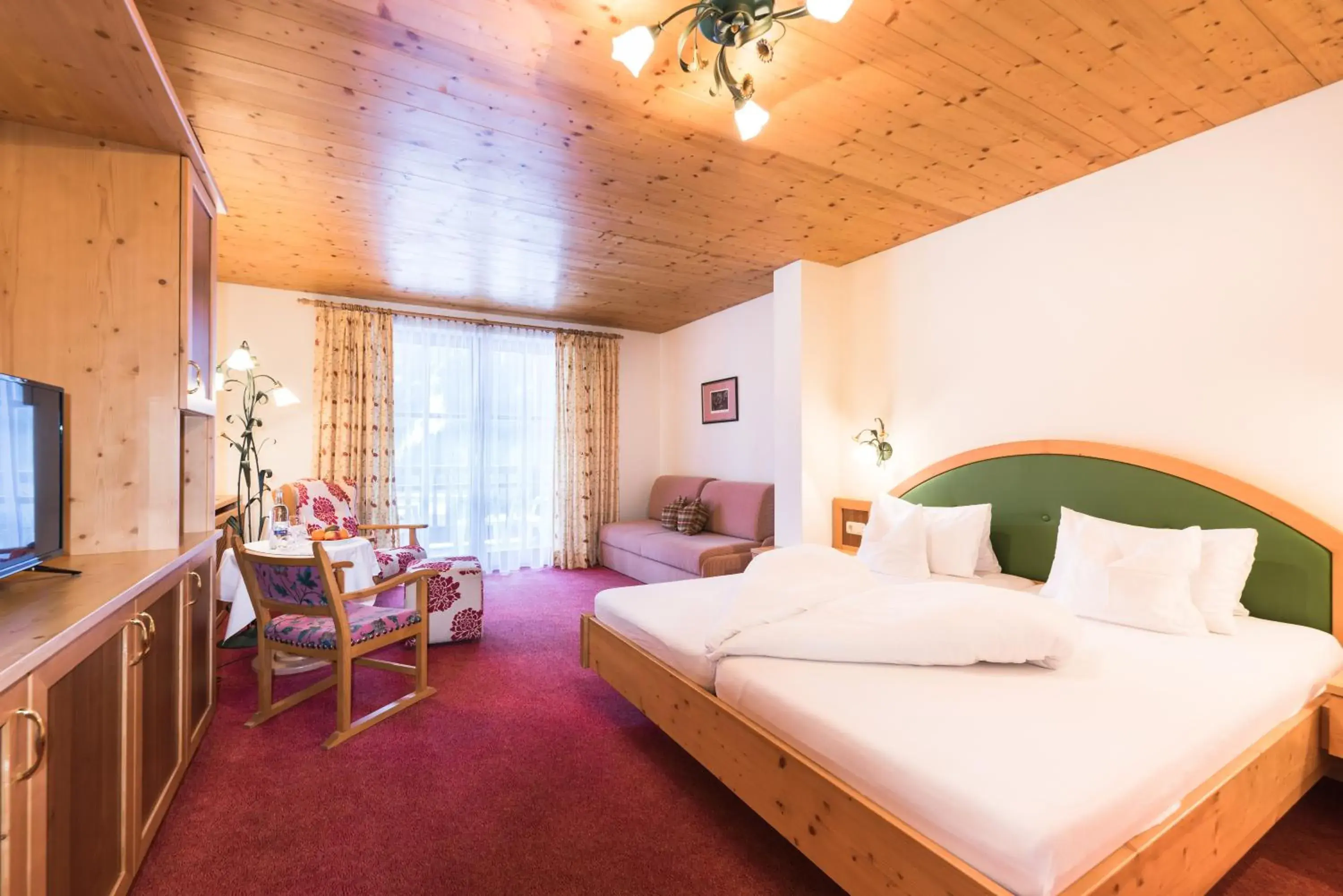 Standard Double Room - single occupancy in Hotel Krimmlerfälle Standard Double Room - single occupancy in Hotel Krimmlerfälle