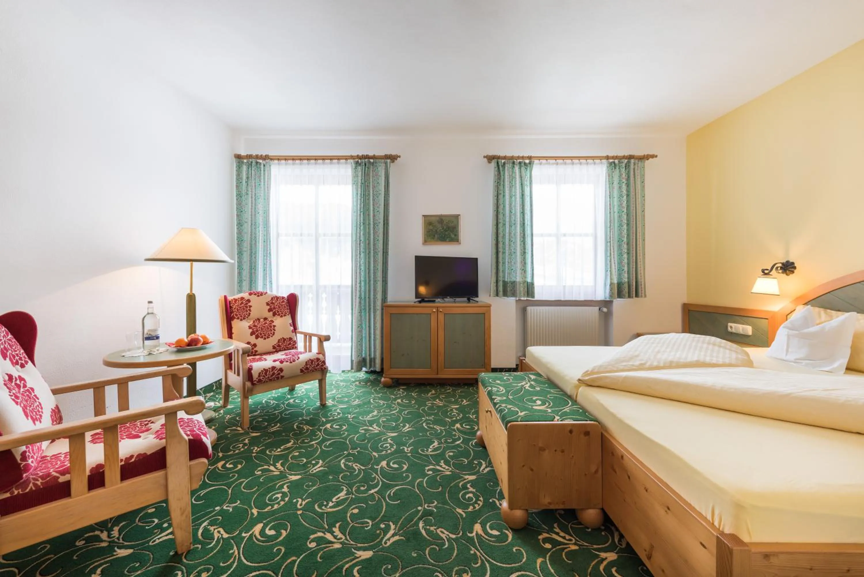 Photo of the whole room, Bed in Hotel Krimmlerfälle