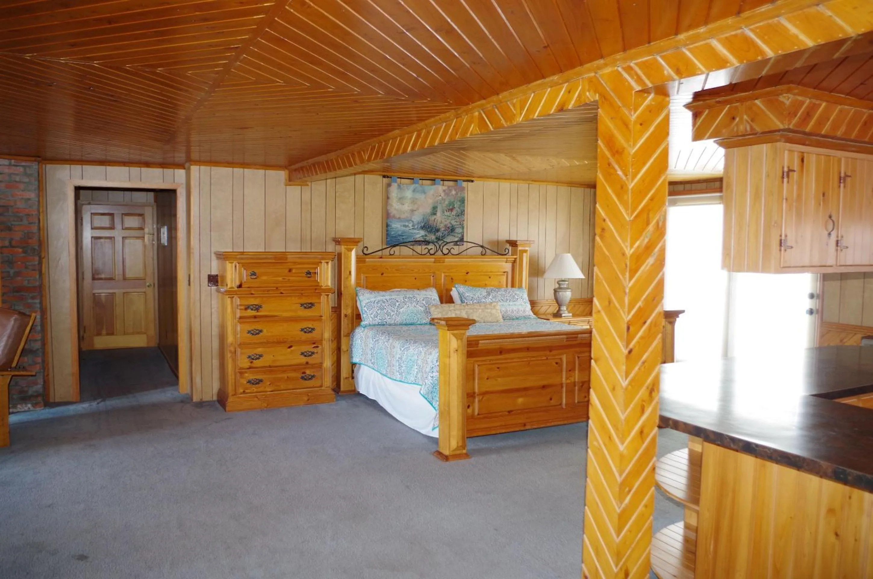 Bed in Blackbeard's Lodge
