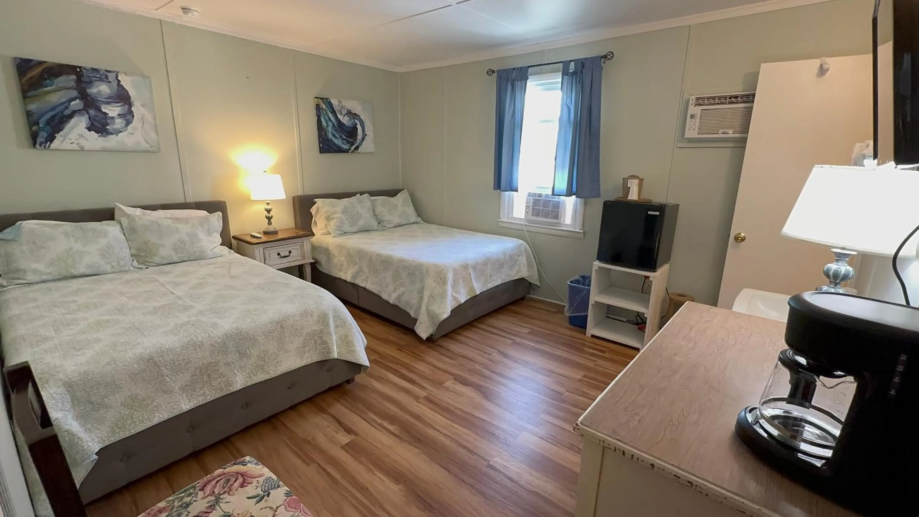 Bedroom, Bed in Blackbeard's Lodge