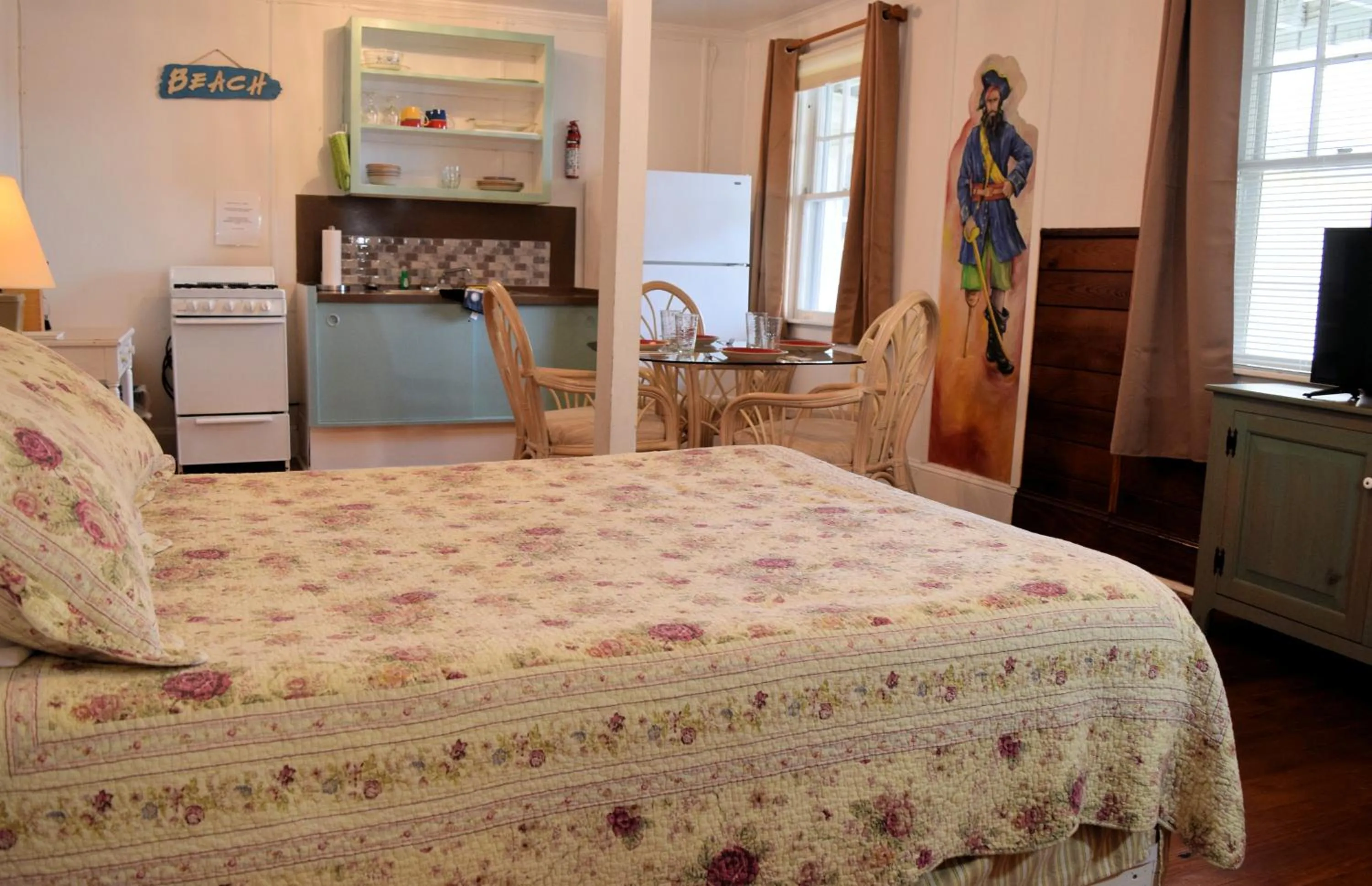 Bed in Blackbeard's Lodge