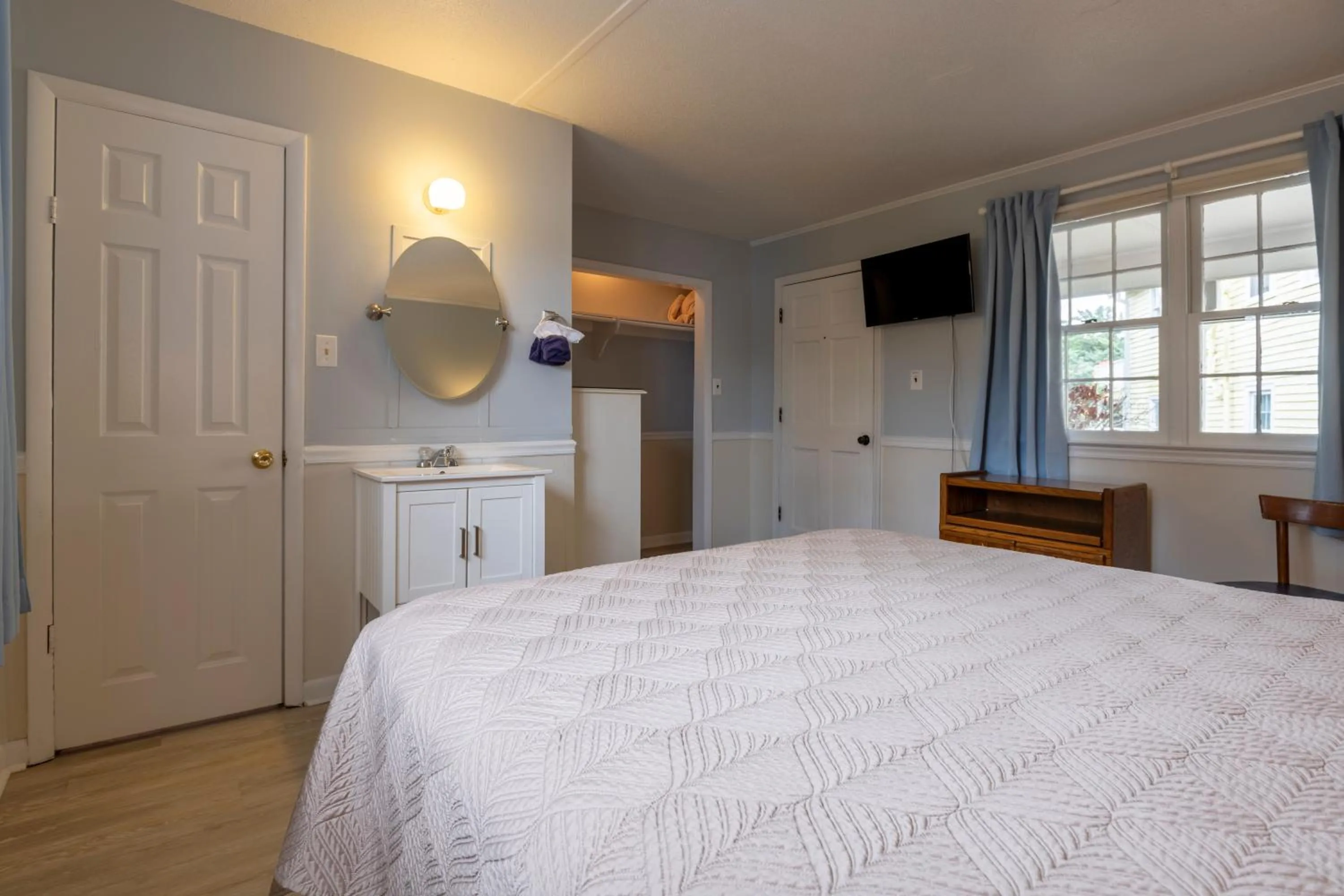 Bed in Blackbeard's Lodge